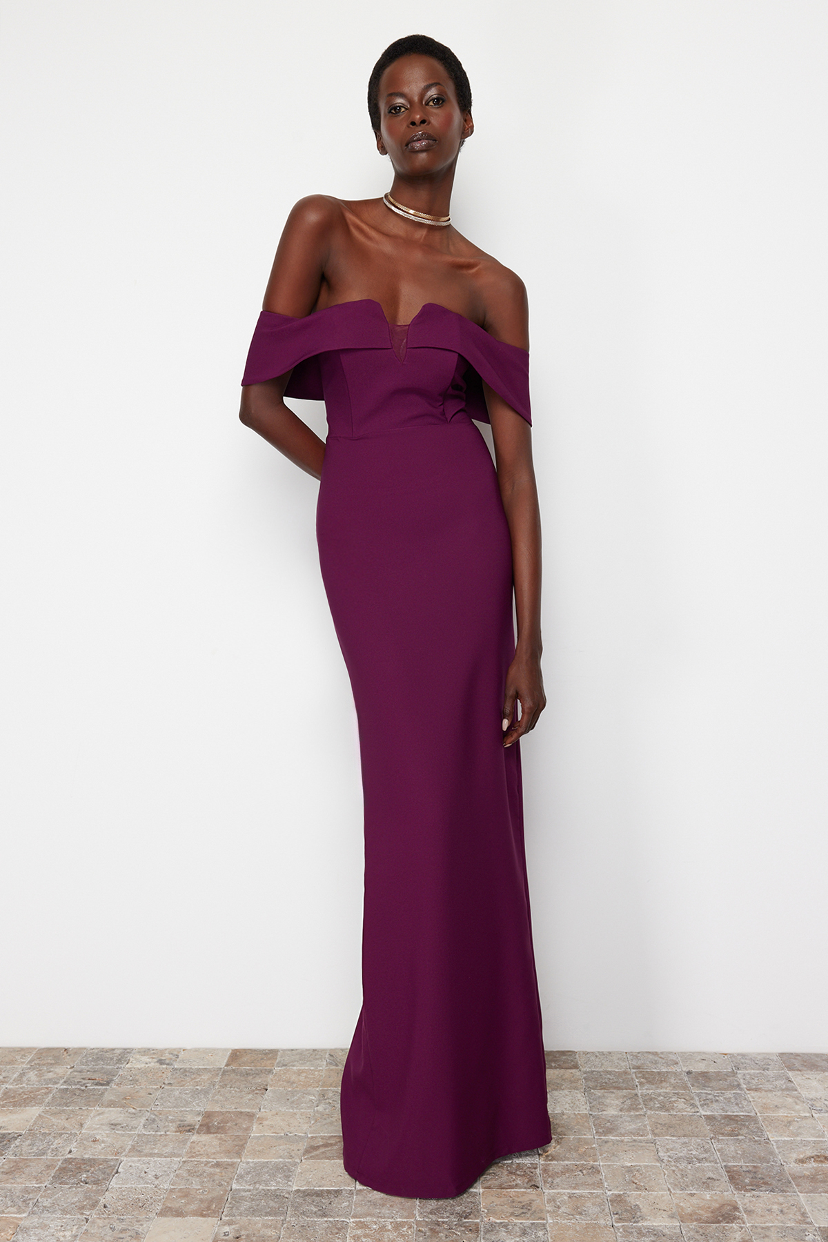 Levně Trendyol Purple Body-fitting Woven Long Evening Evening Dress