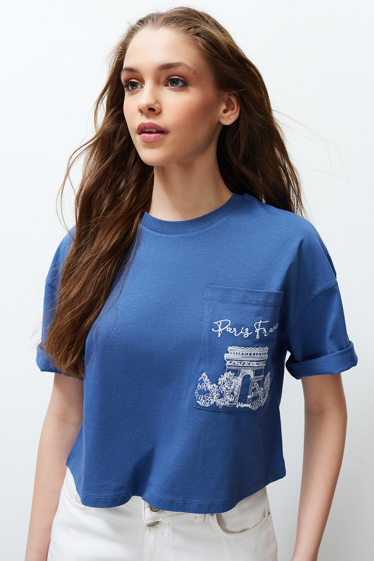 Levně Trendyol Indigo 100% Cotton Crop Knitted T-Shirt with Pockets and Embroidery Detail