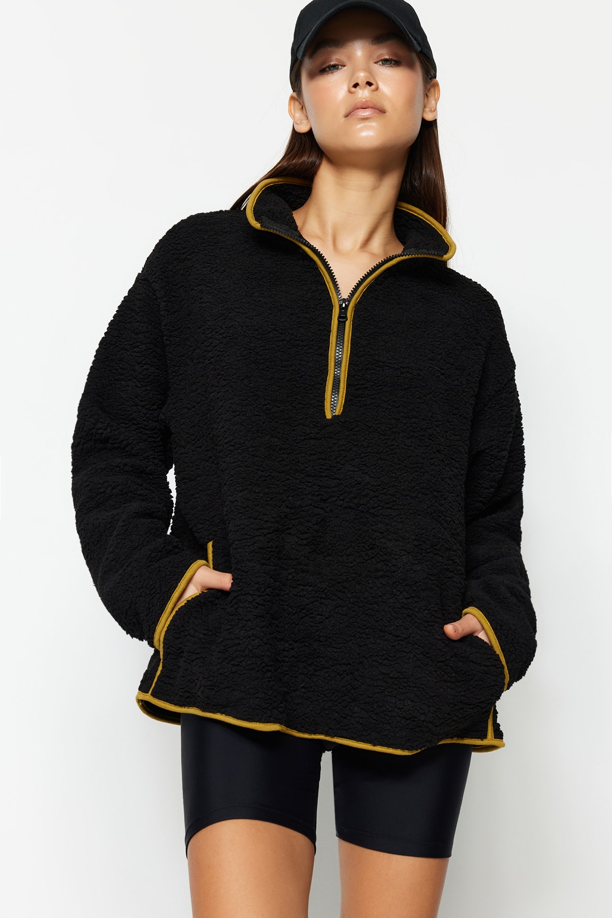 Levně Trendyol Black Plush Knitted Sports Sweatshirt