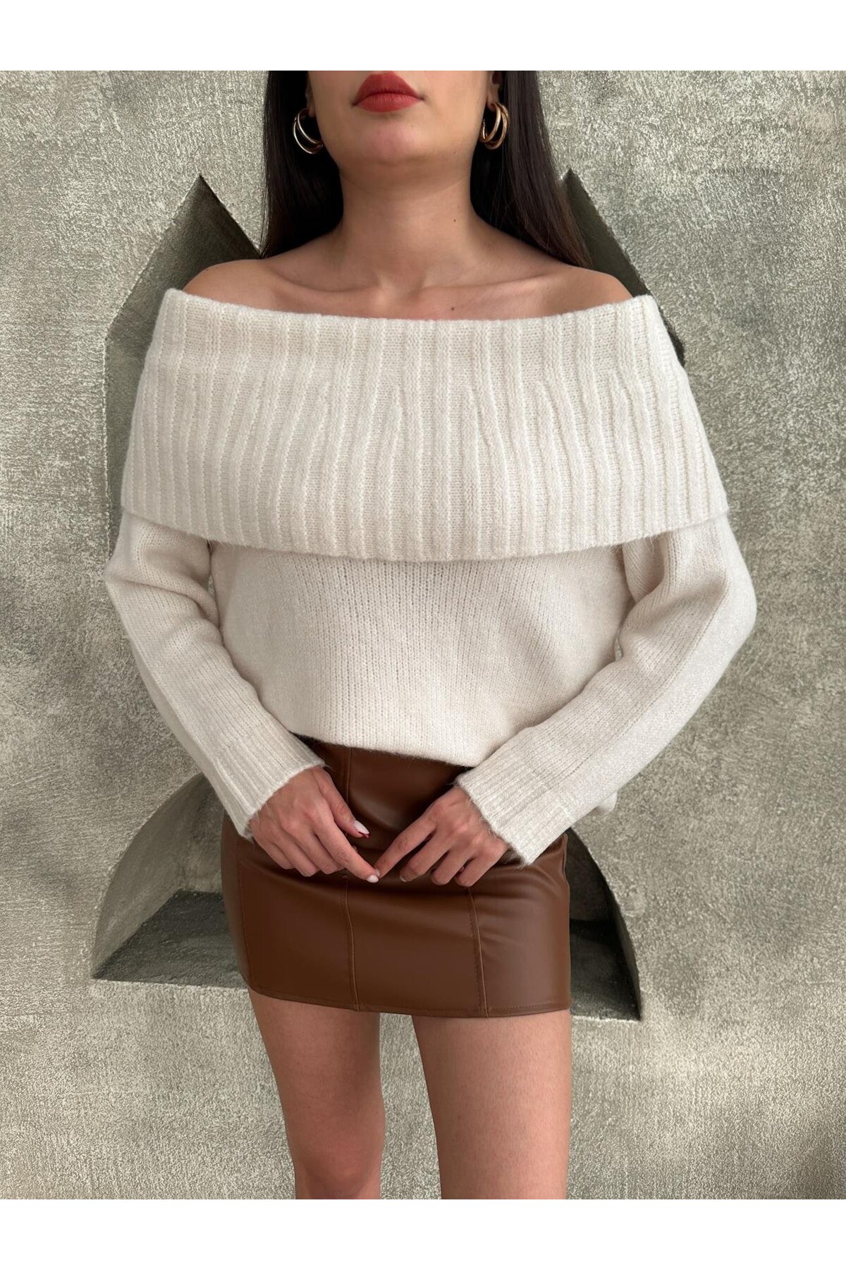Levně Laluvia Cream Short Shawl Collar Sweater