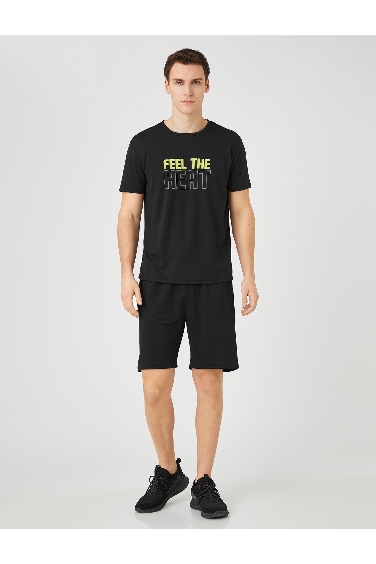 Koton Sports tričko so sloganom Crew Neck s krátkym rukávom Priedušná látka.