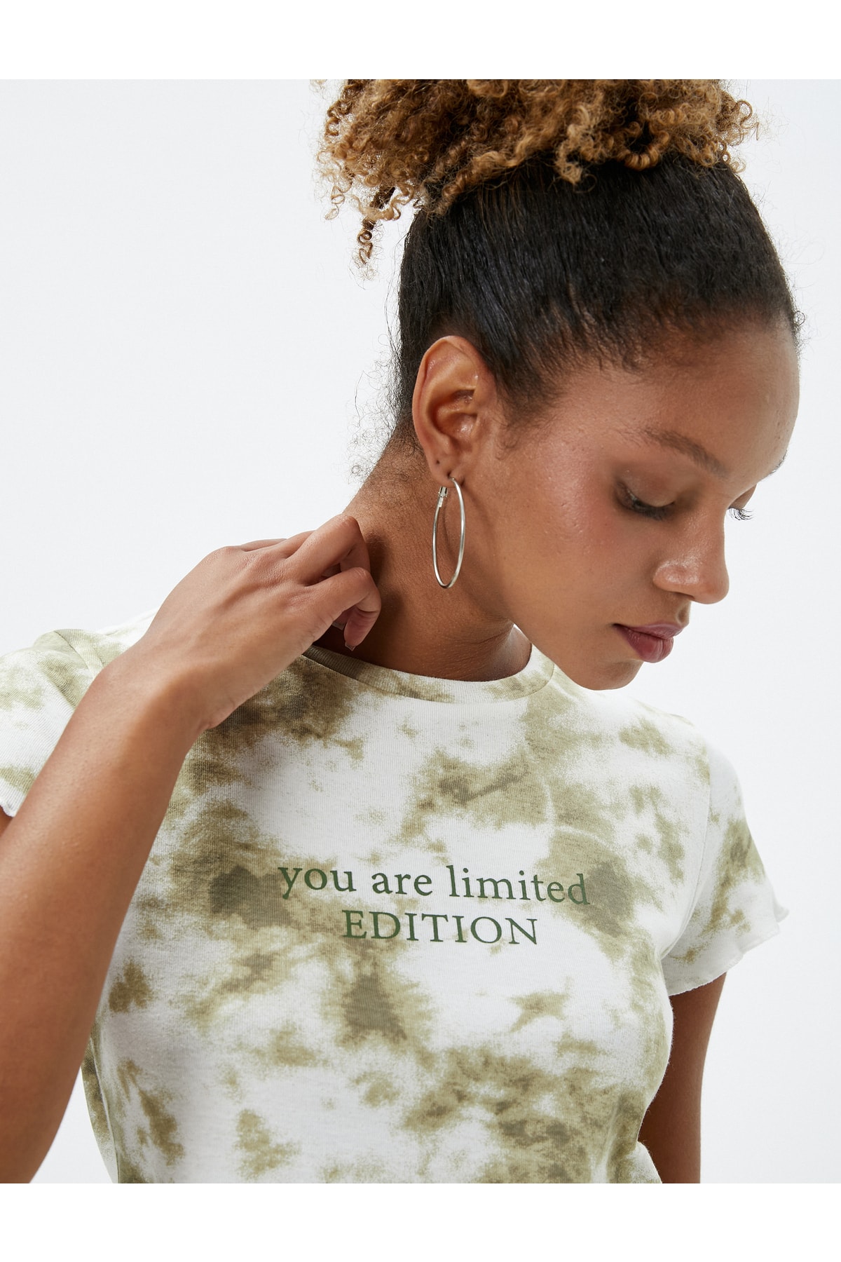 Koton T-Shirt with a slogan Printed Tie-Dye Detailed Short Sleeve Crew Neck.