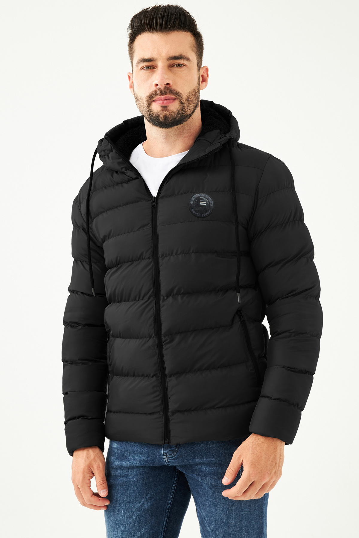 Levně D1fference Pánský černý fleece nepromokavý a větruodolný s kapucí sportovní zimní péřový kabát