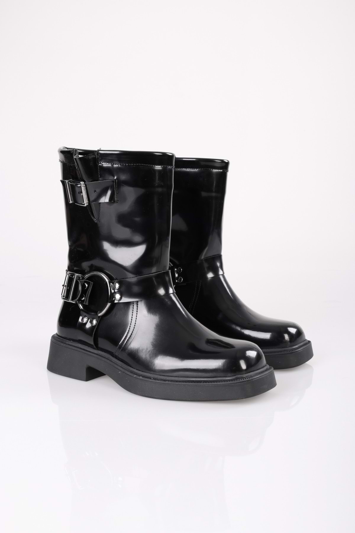 Levně Shoeberry Women's Brocks Black Patent Leather Buckled Thick Sole Boots