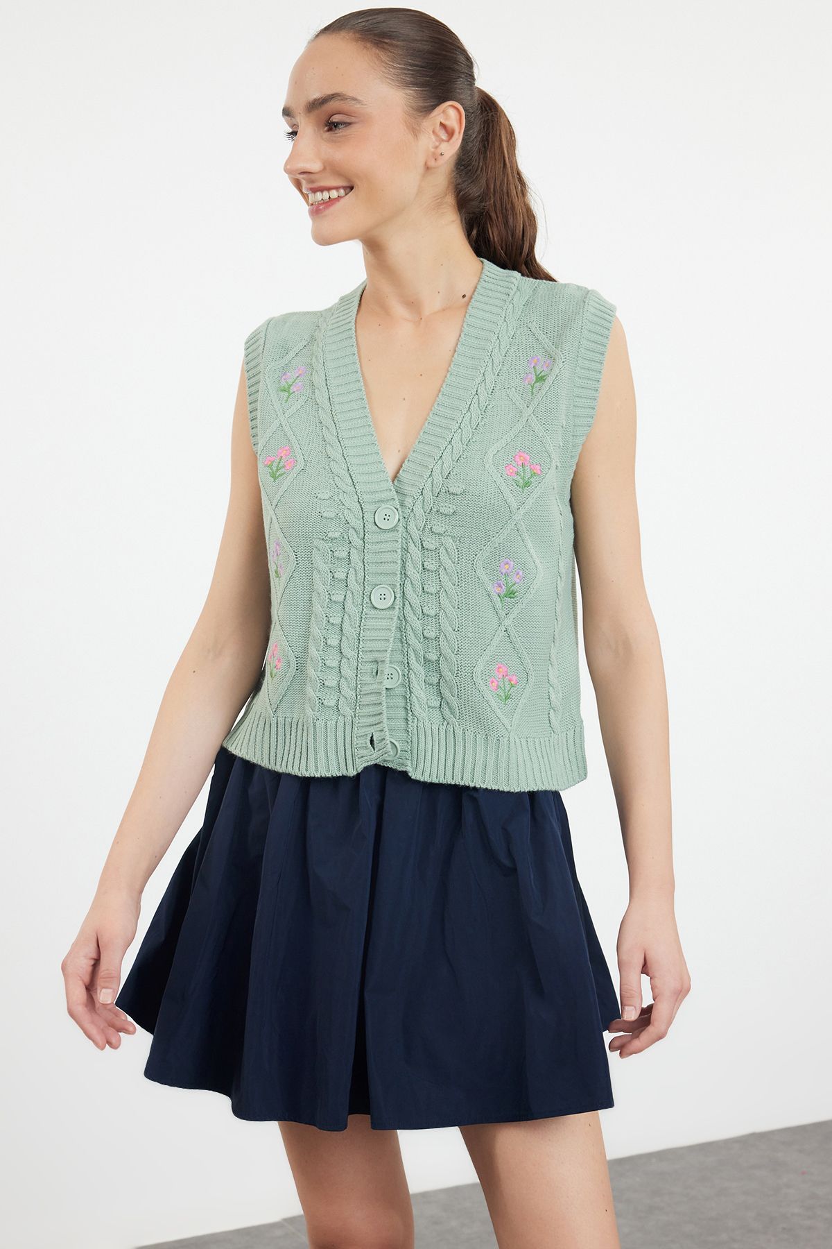 Trendyol Mint Embroidery Detailed Knit Vest