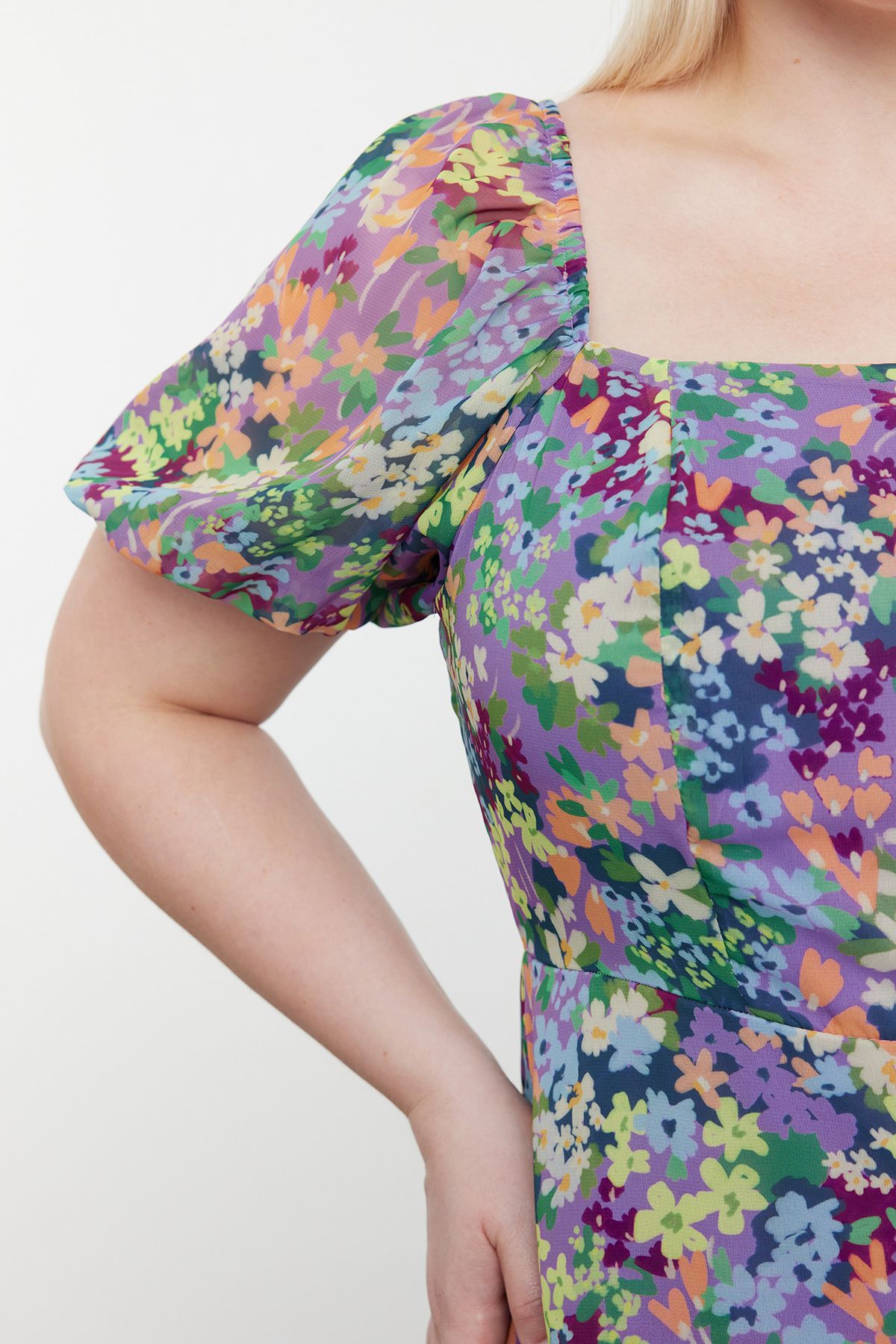 Trendyol Curve Pink Lined Chiffon Floral Square Neck Balloon Sleeve Woven Plus Size Dress