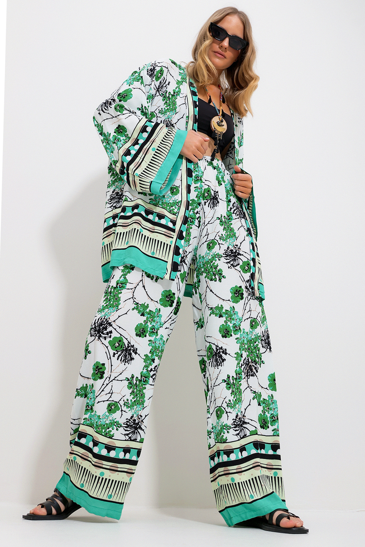 Trend Alaçatı Stili Women's Green-White Kimono Jacket And Palazzo Pants Suit