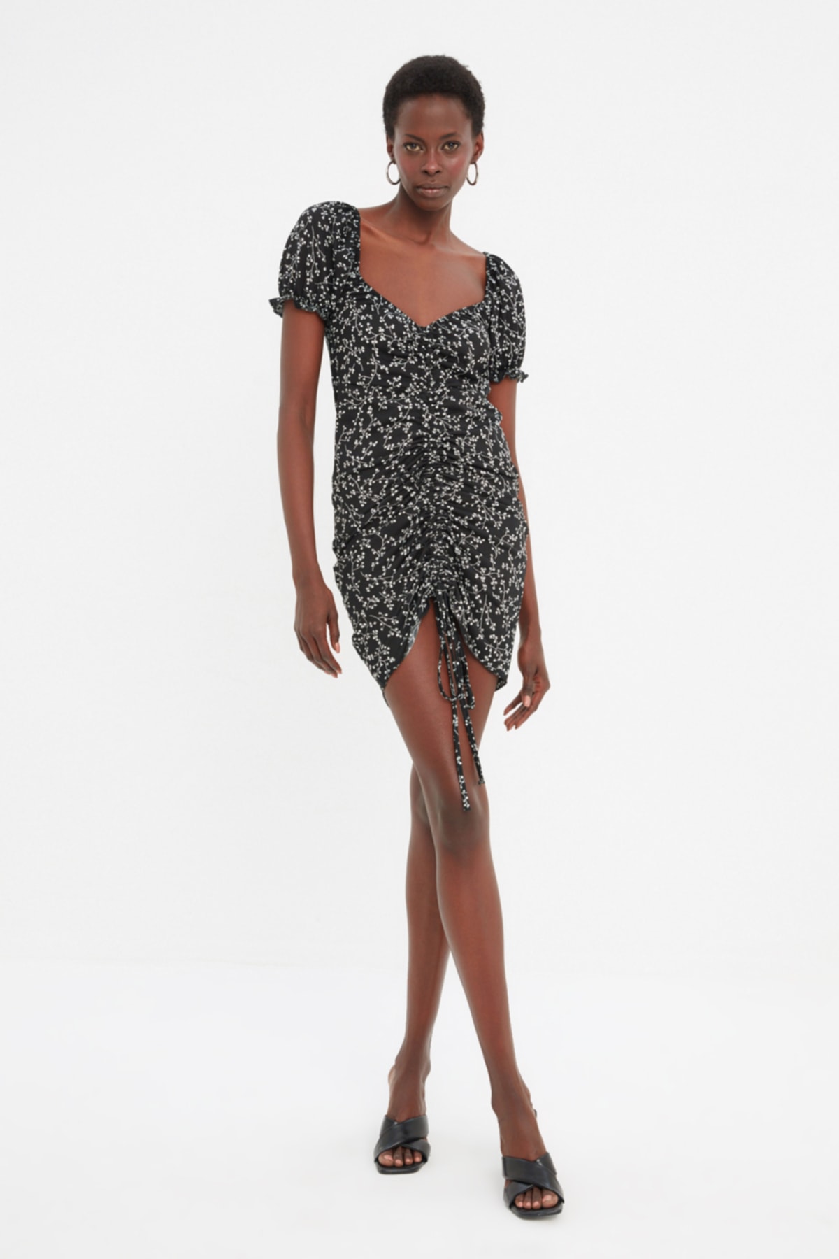 Trendyol Black Printed Sweetheart Neck plisat cu maneca scurta tricotat Mini Rochie