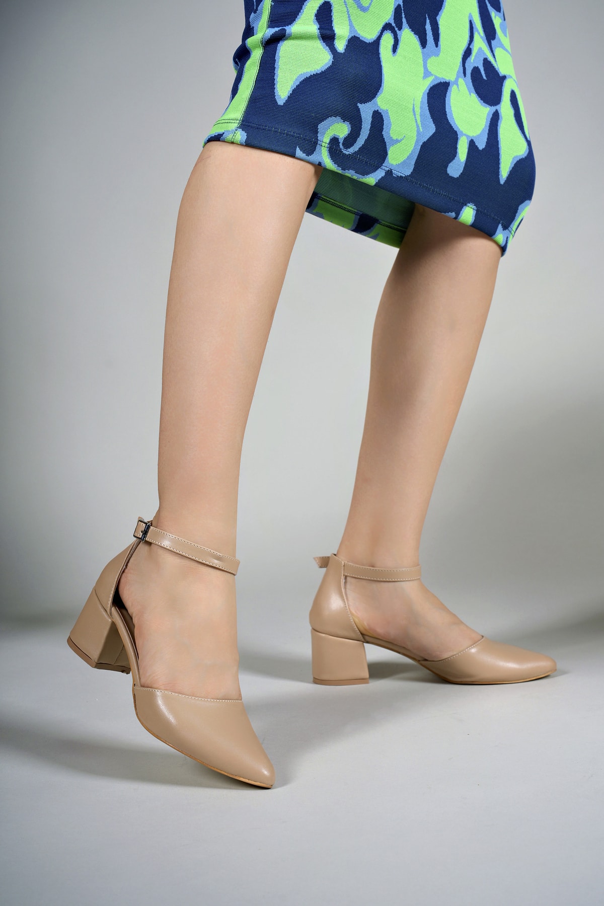 Levně Riccon Women's Heeled Shoes 00123801 Nude Skin