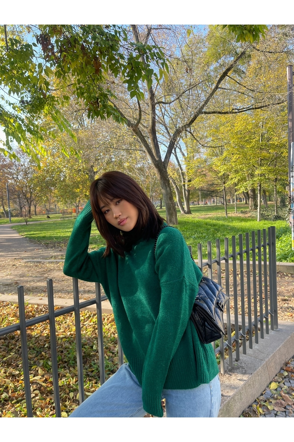 Levně Trendyol Emerald Green Wide Fit Měkký texturovaný pletený svetr s vysokým výstřihem