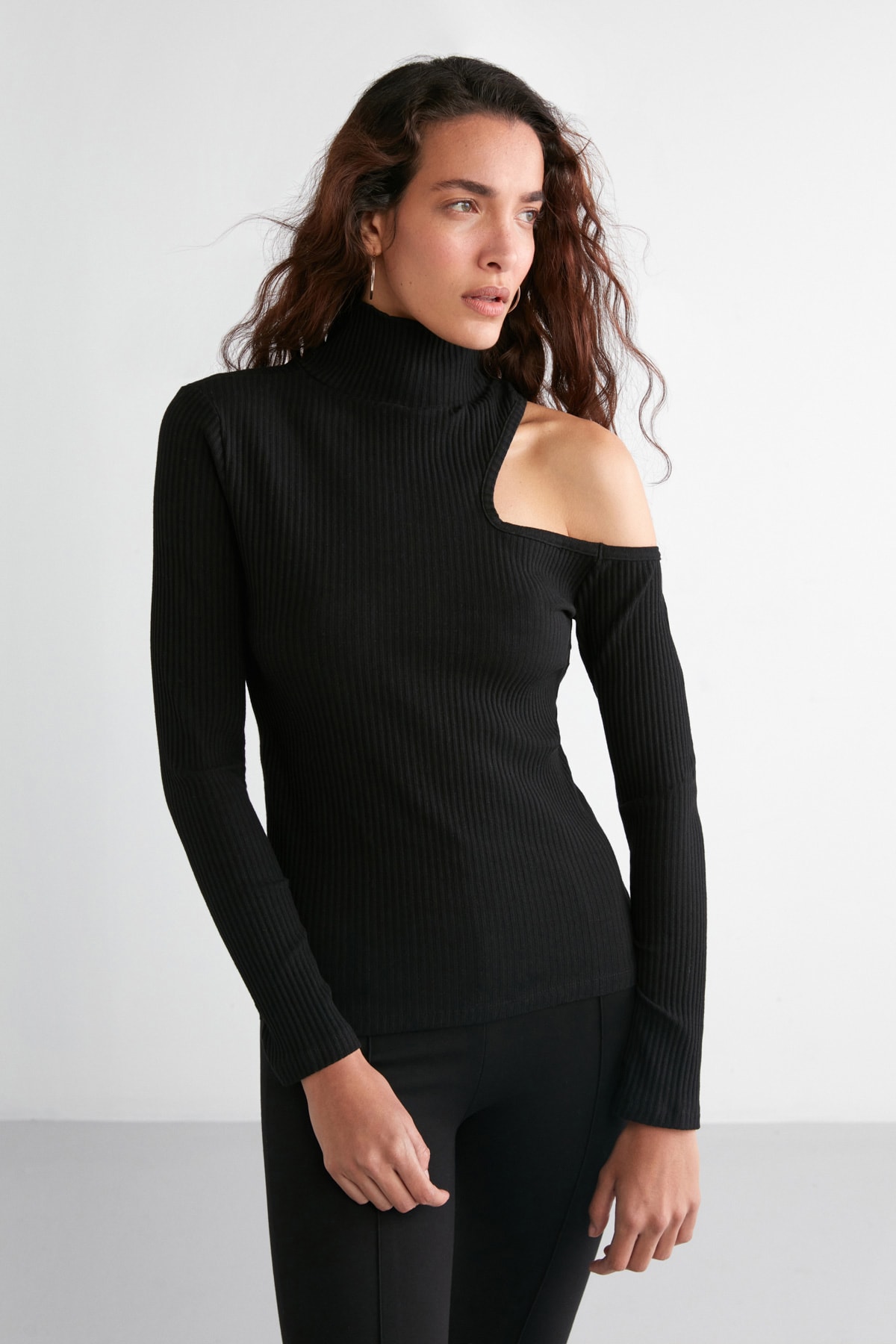 GRIMELANGE Sandy Women's Irregular Ribbed Flexible Fabric One Shoulder Open Black Blouse