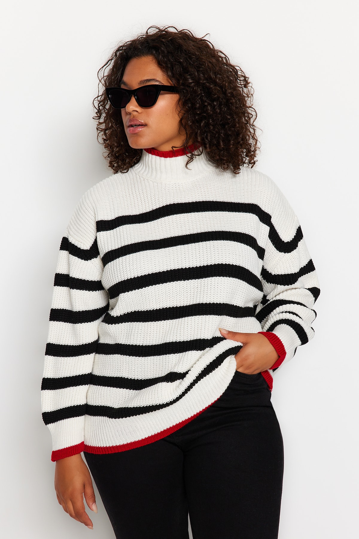 Trendyol Curve Plus Size Sweater - Ecru - Relaxed fit