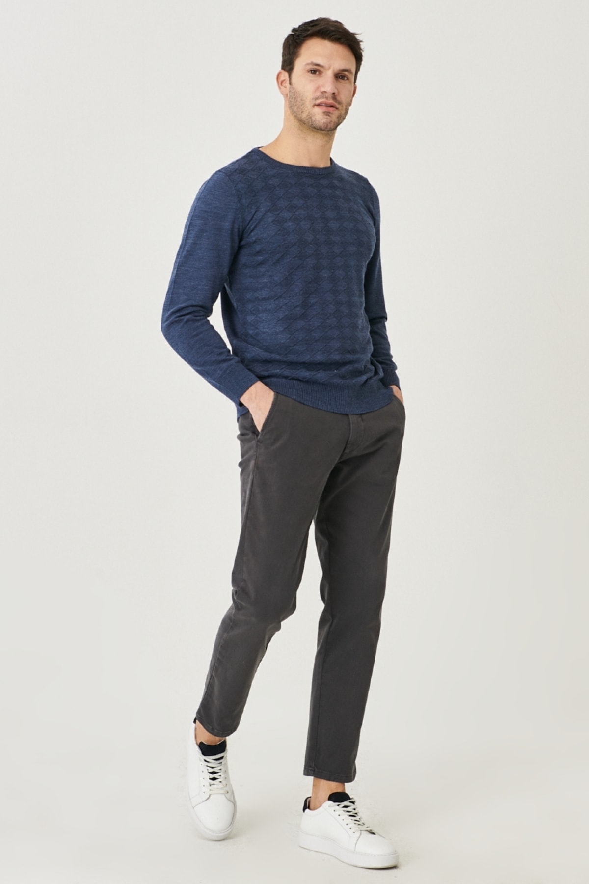Levně ALTINYILDIZ CLASSICS Men's Dark Gray Comfort Fit 360 Degree Flexibility in All Directions Side Pocket Trousers.