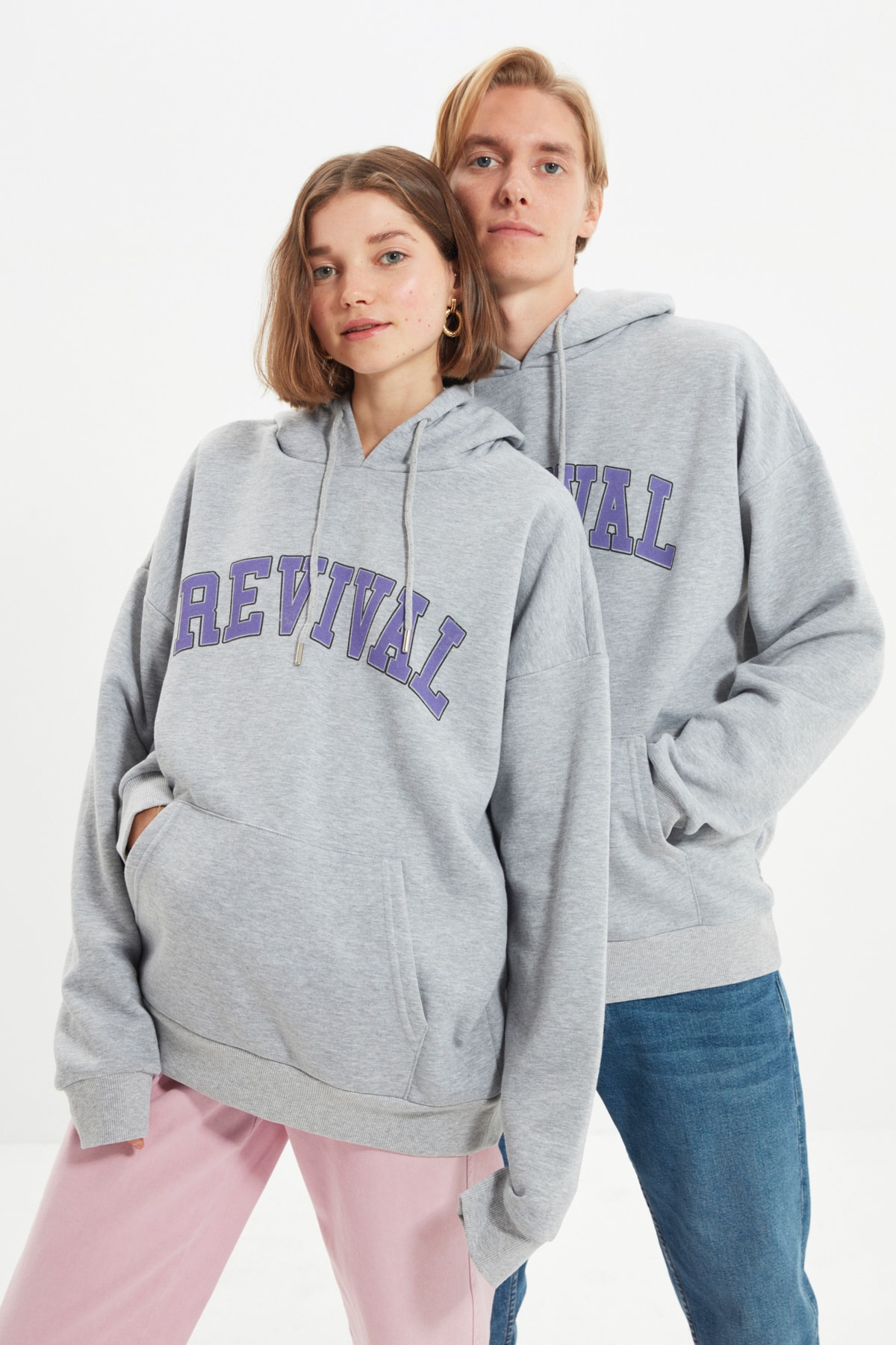Levně Trendyol Gray Oversize/Wide-Fit Hooded Cotton Unisex Sweatshirt