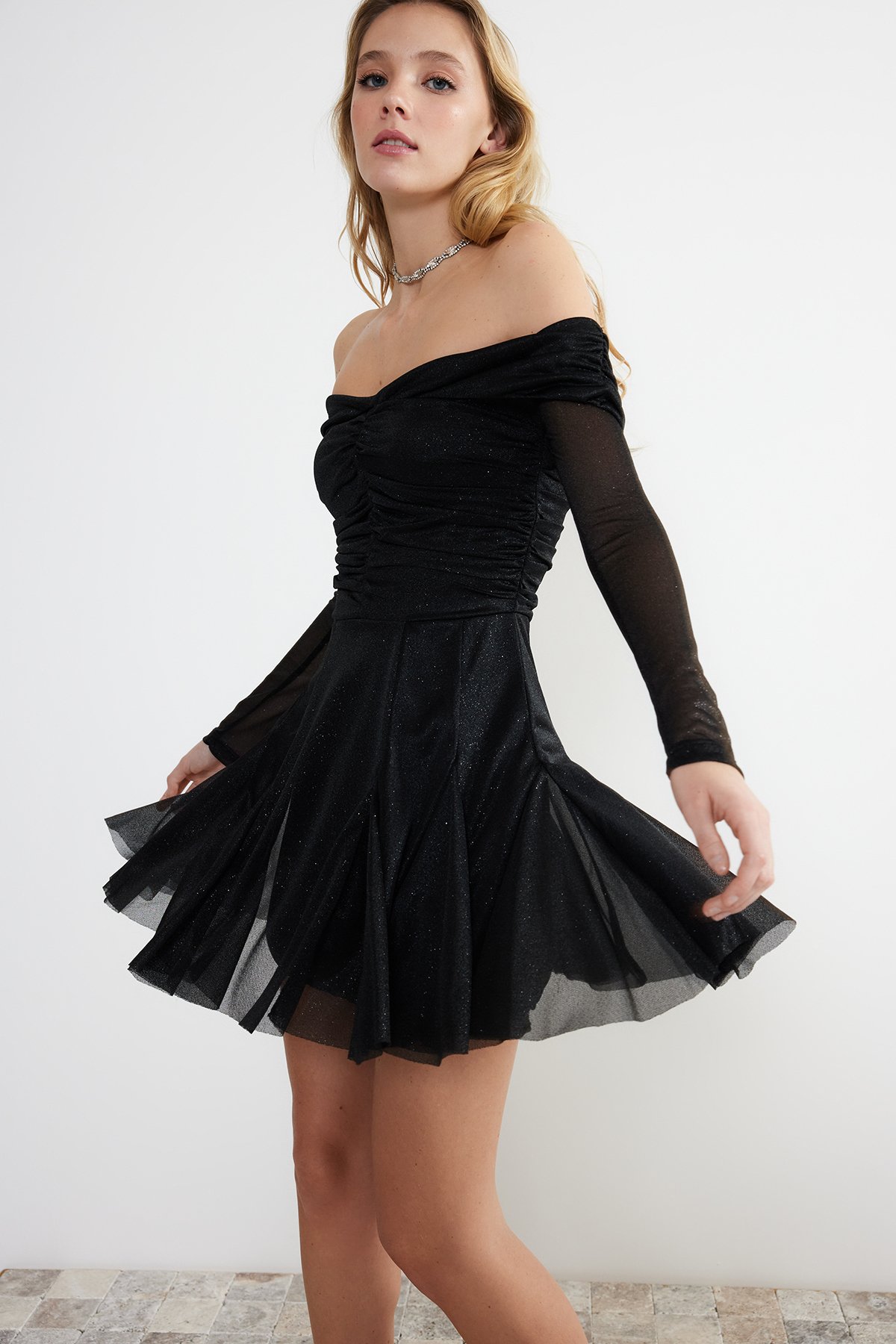 Levně Trendyol Black Waist Drop/Skater Knitted Glittering Tulle Elegant Evening Dress