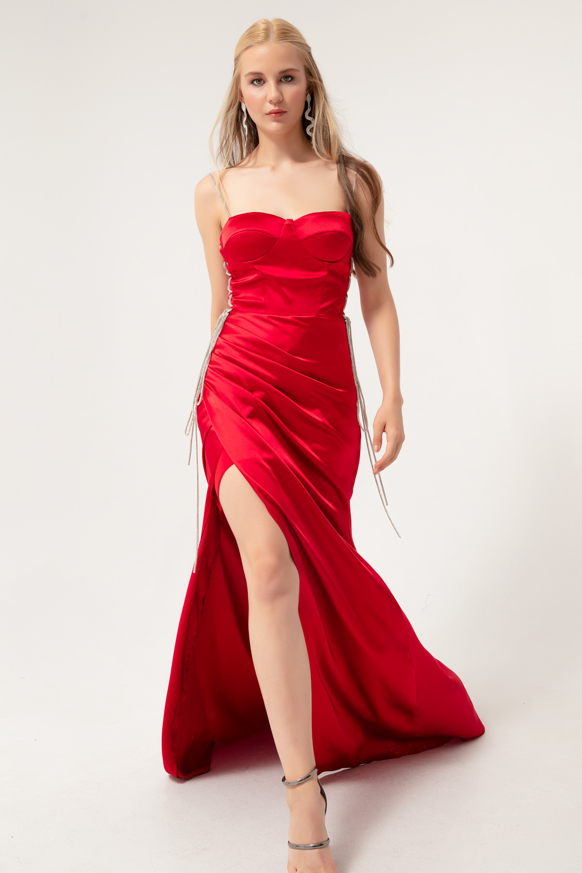 Levně Lafaba Women's Red Strapless Long Satin Evening Dress