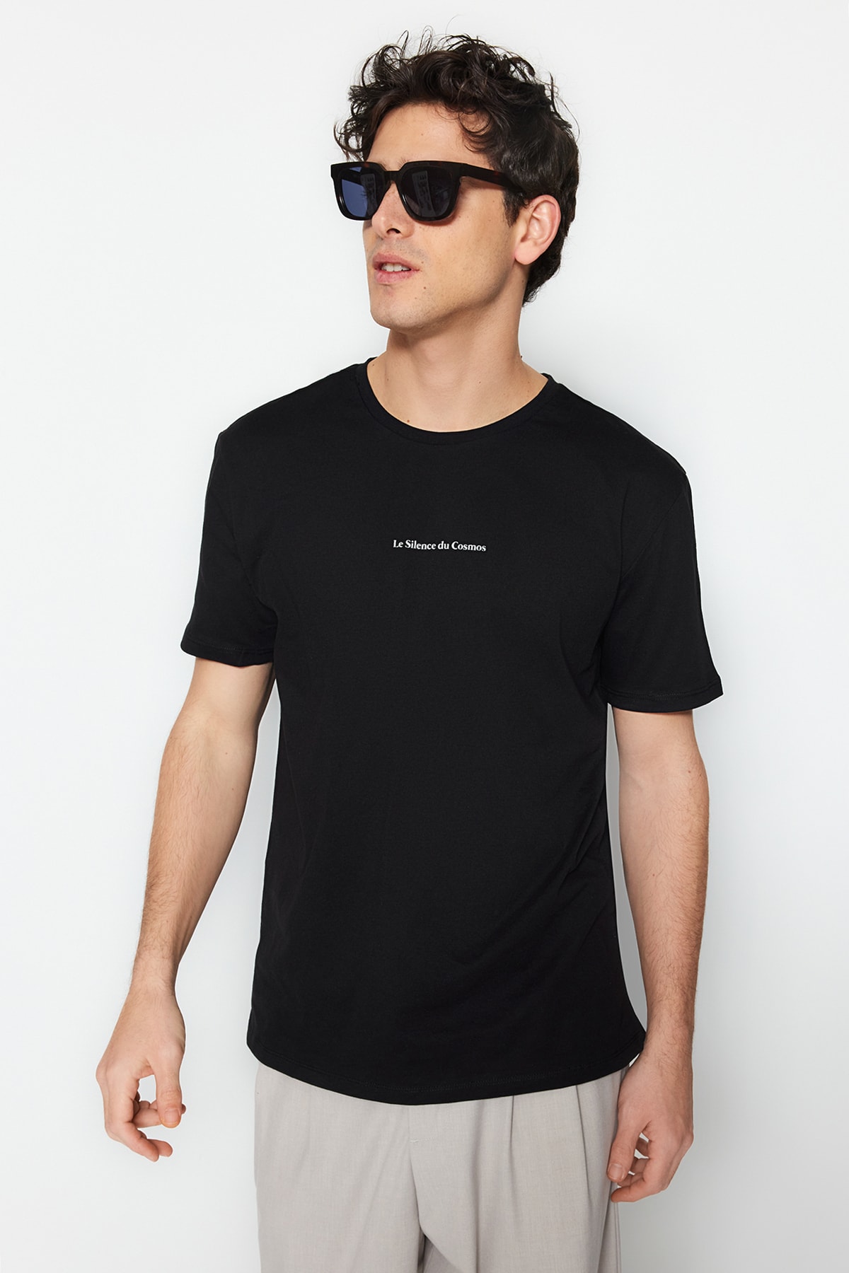 Levně Trendyol Black Regular/Normal Fit 100% Cotton Minimal Text Printed T-Shirt