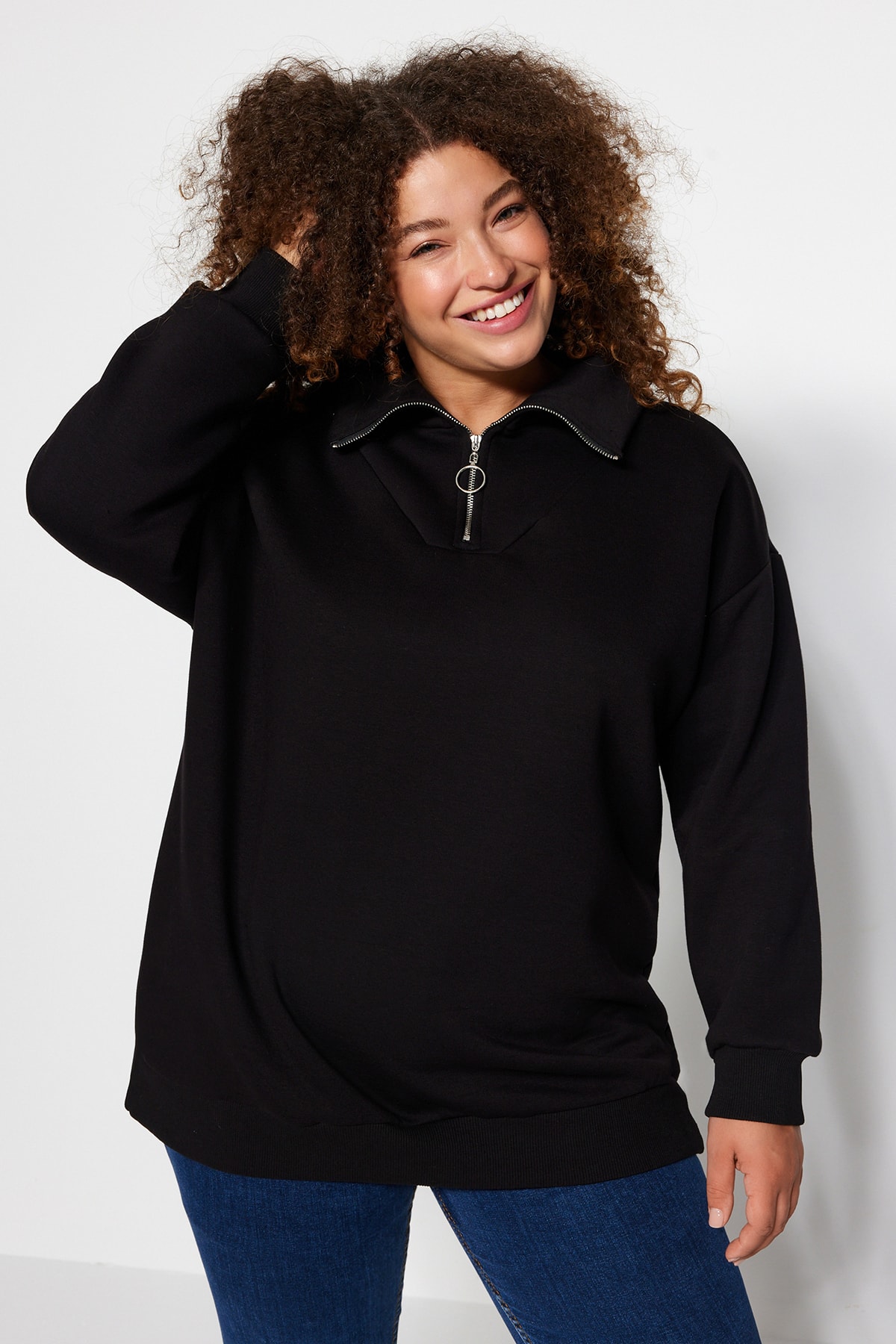 Levně Trendyol Curve Black Thick Fleece Inside Zippered Knitted Sweatshirt