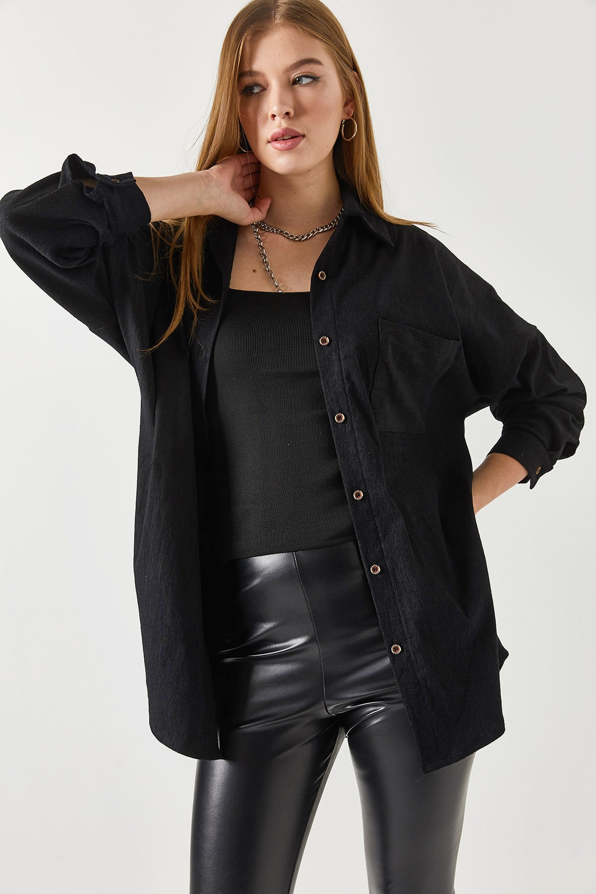 armonika Women's Black Pocketed Oversize Velvet Long Basic Shirt