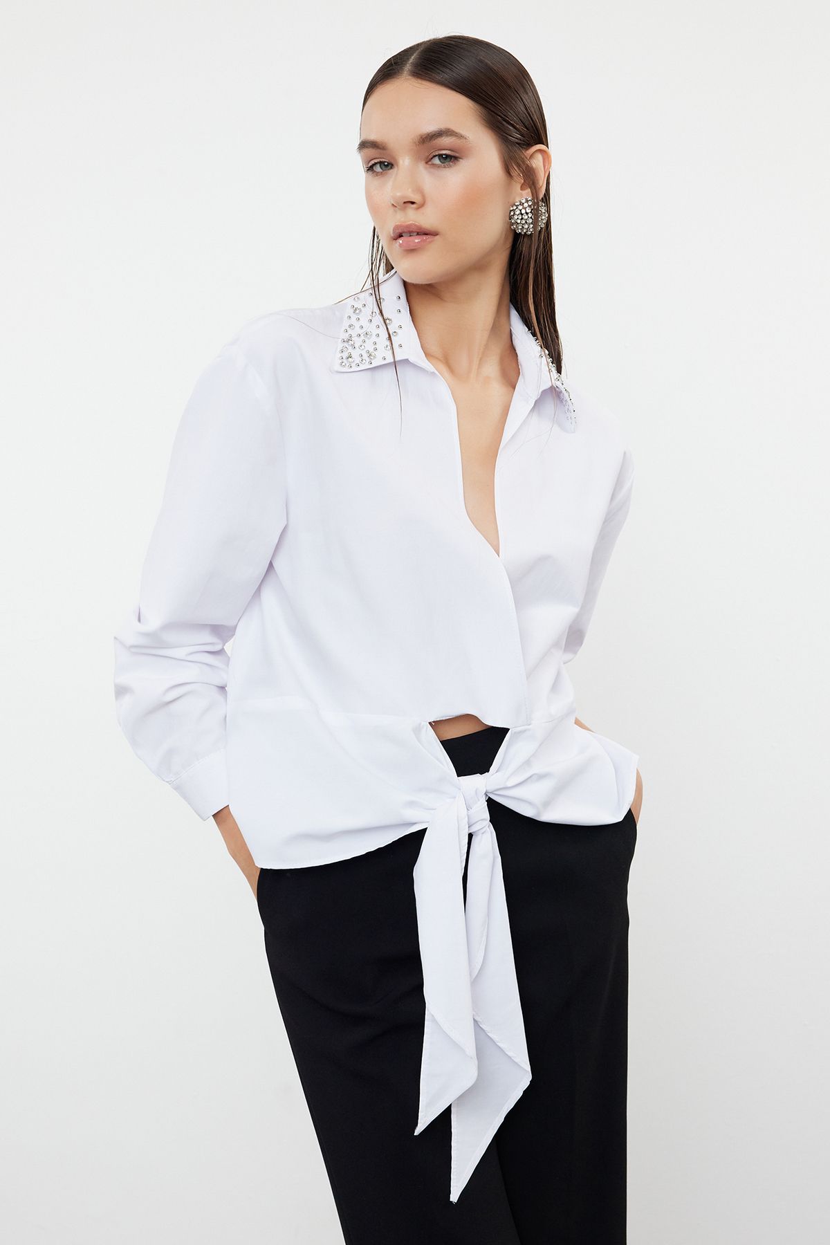 Trendyol Poplin Shirt with White Collar Stone Accessory akció-Trendyol 1