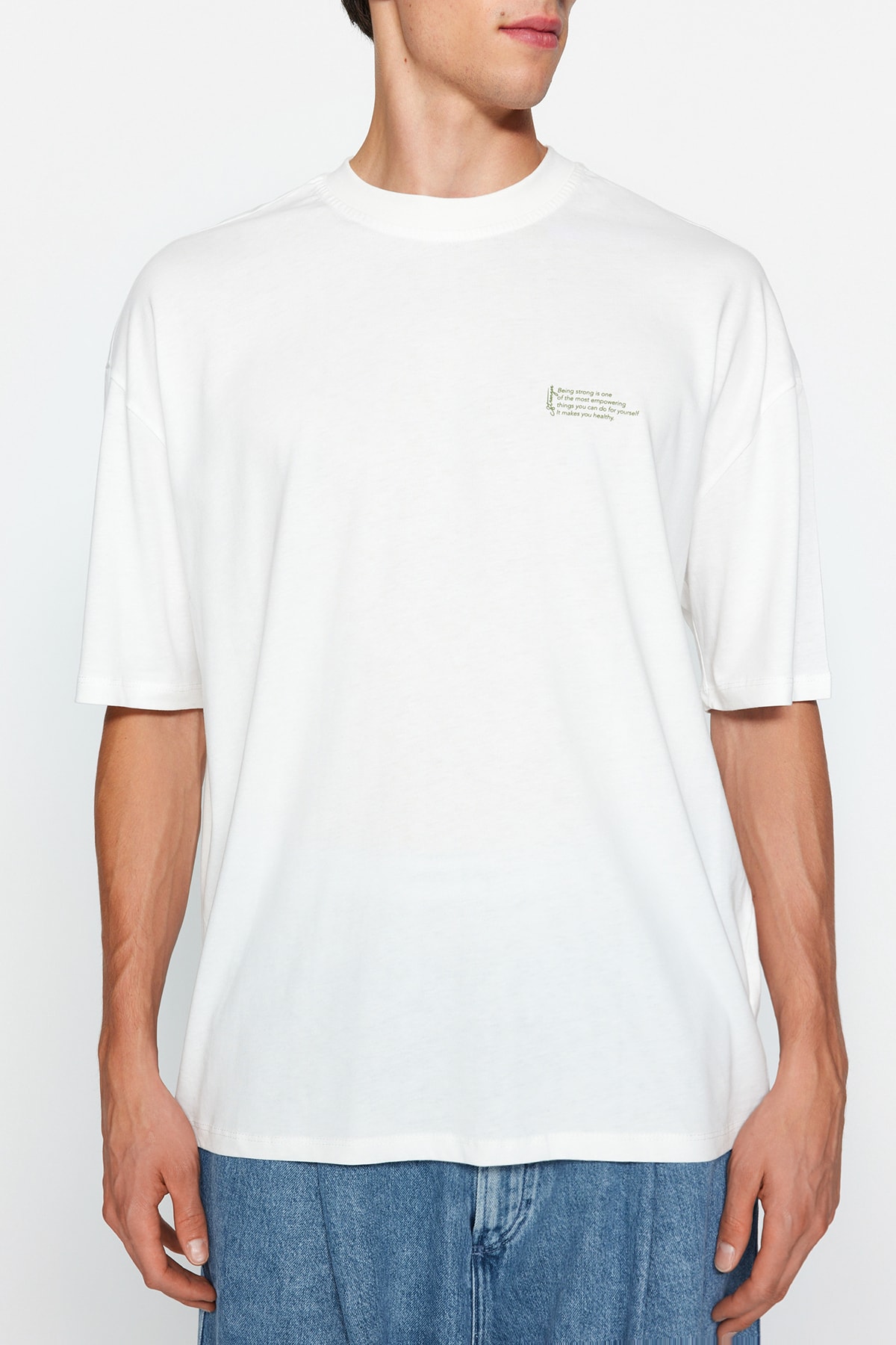 Levně Trendyol Ecru Oversize 100% Cotton Minimal Text Printed T-Shirt