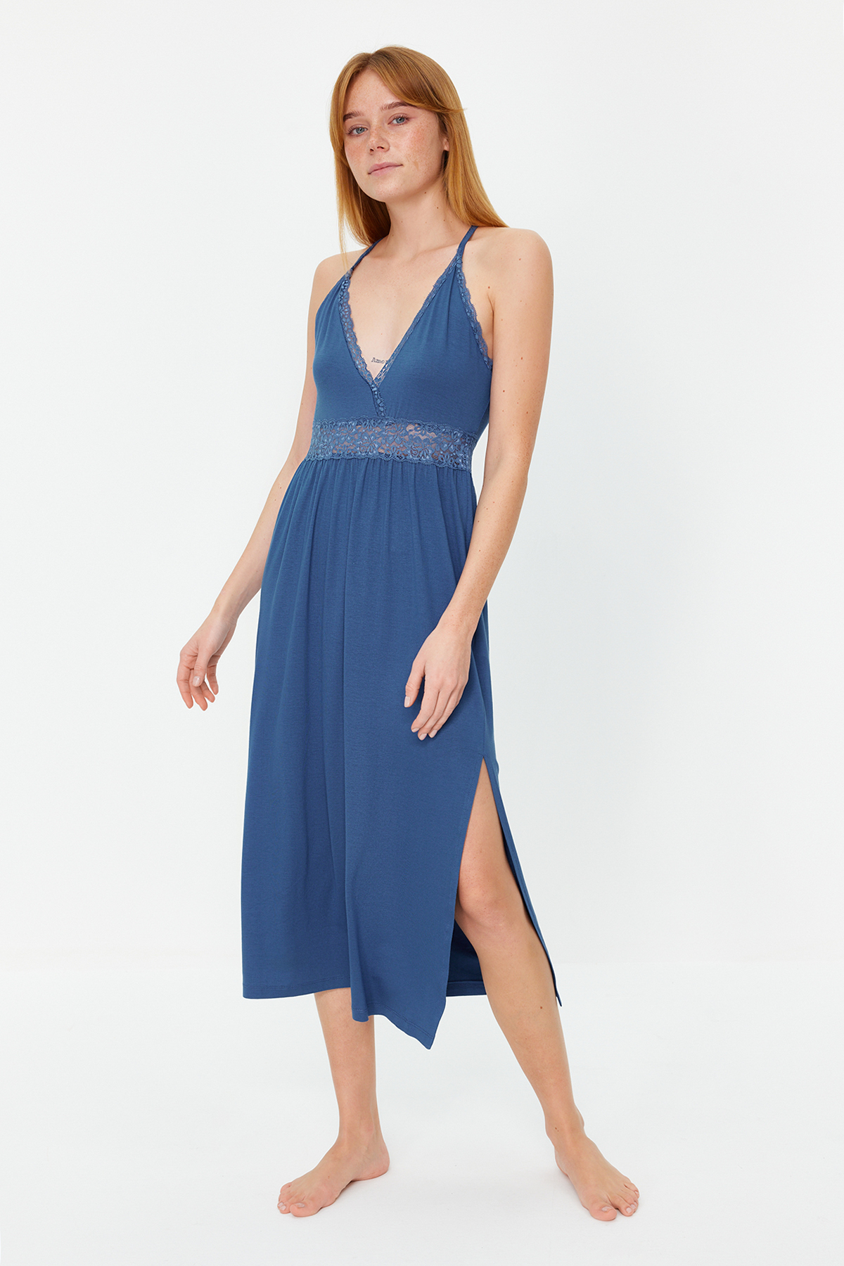 Levně Trendyol Blue Lace and Back Detailed Slit Knitted Nightgown