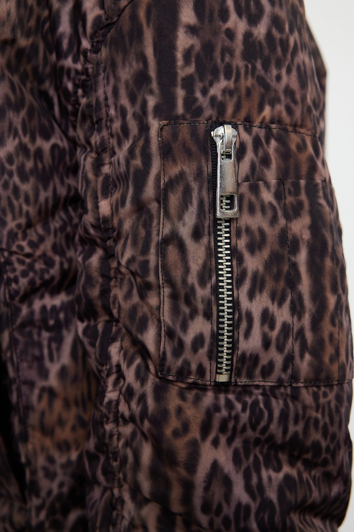 Trendyol Multicolored Brown Leopard Patterned Oversize Quilted Puffer Jacket