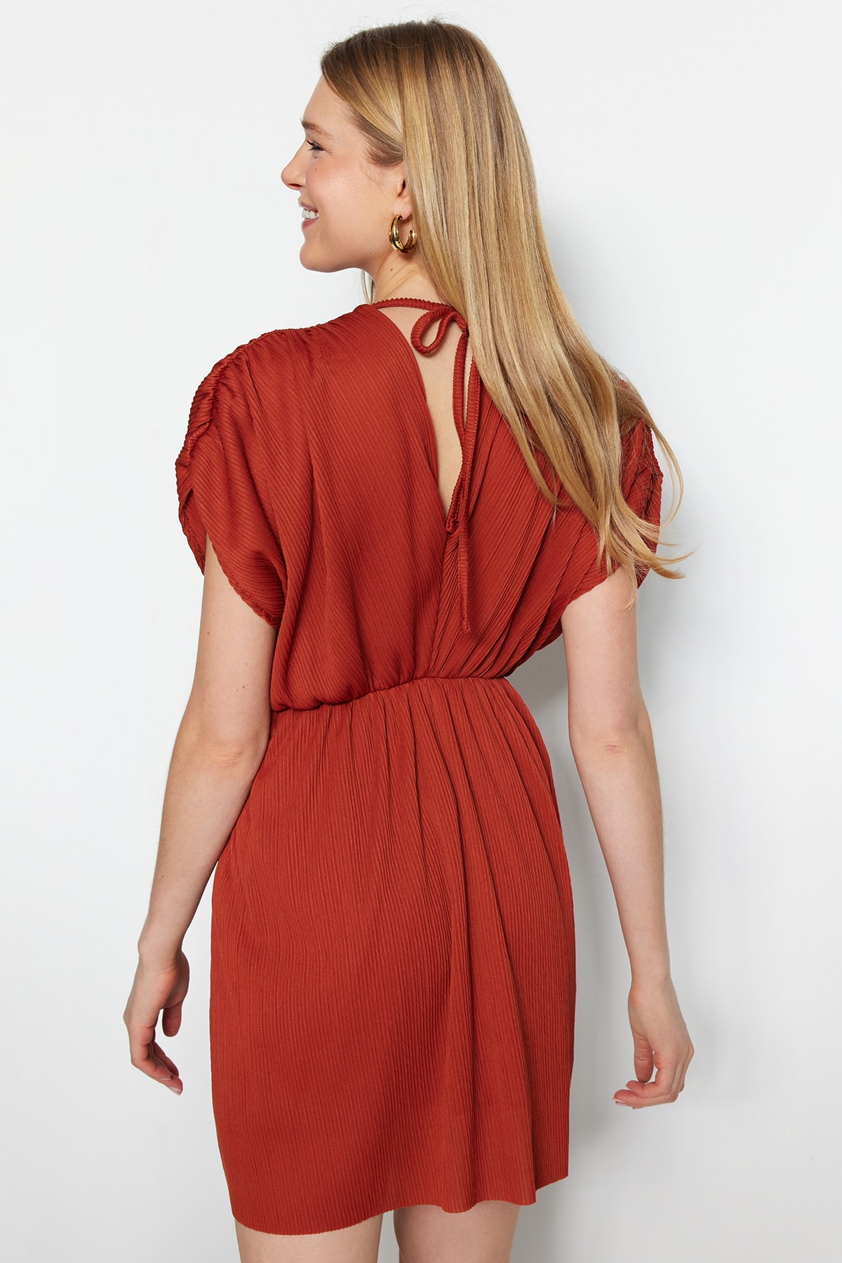 Trendyol țiglă față spate V-gât plisat A-line mini tricotat rochie