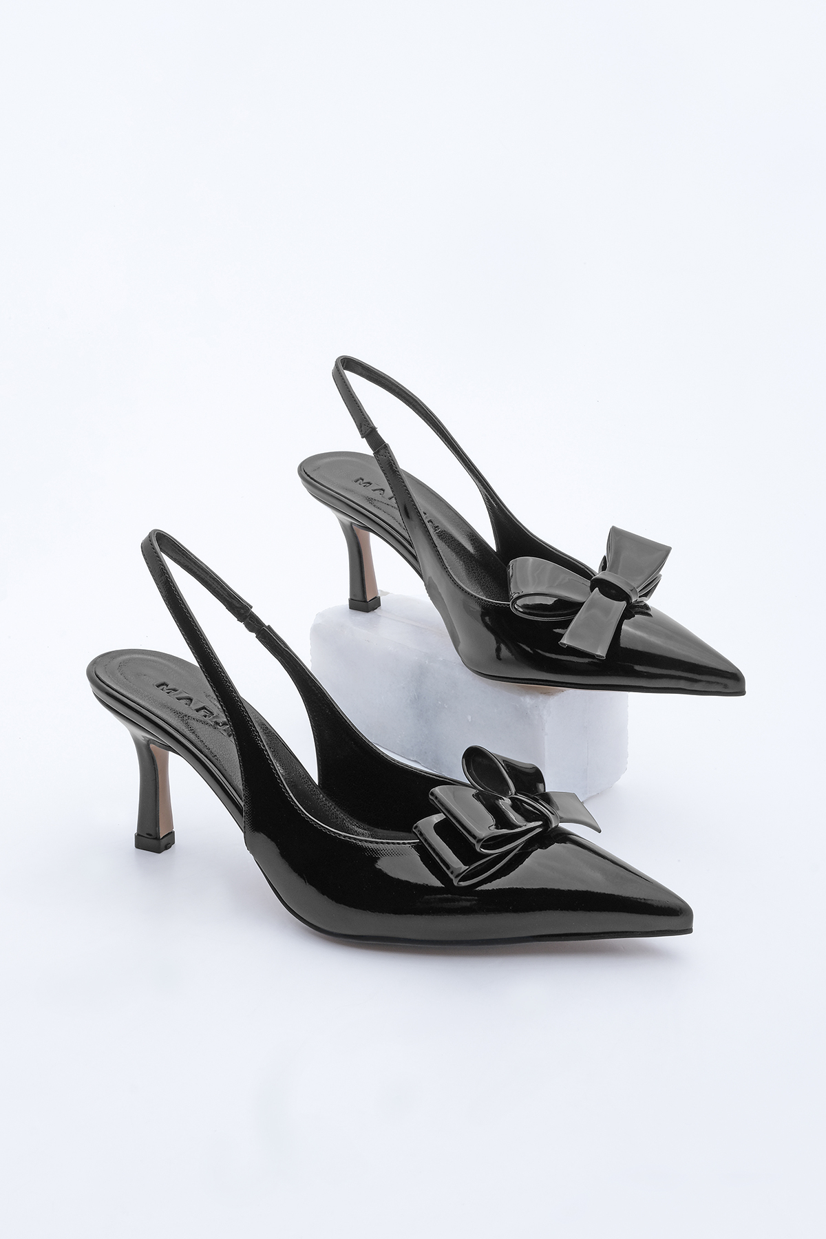 Levně Marjin Women's Stiletto Bow Open Back Scarf Heeled Shoes Torney Black Patent Leather