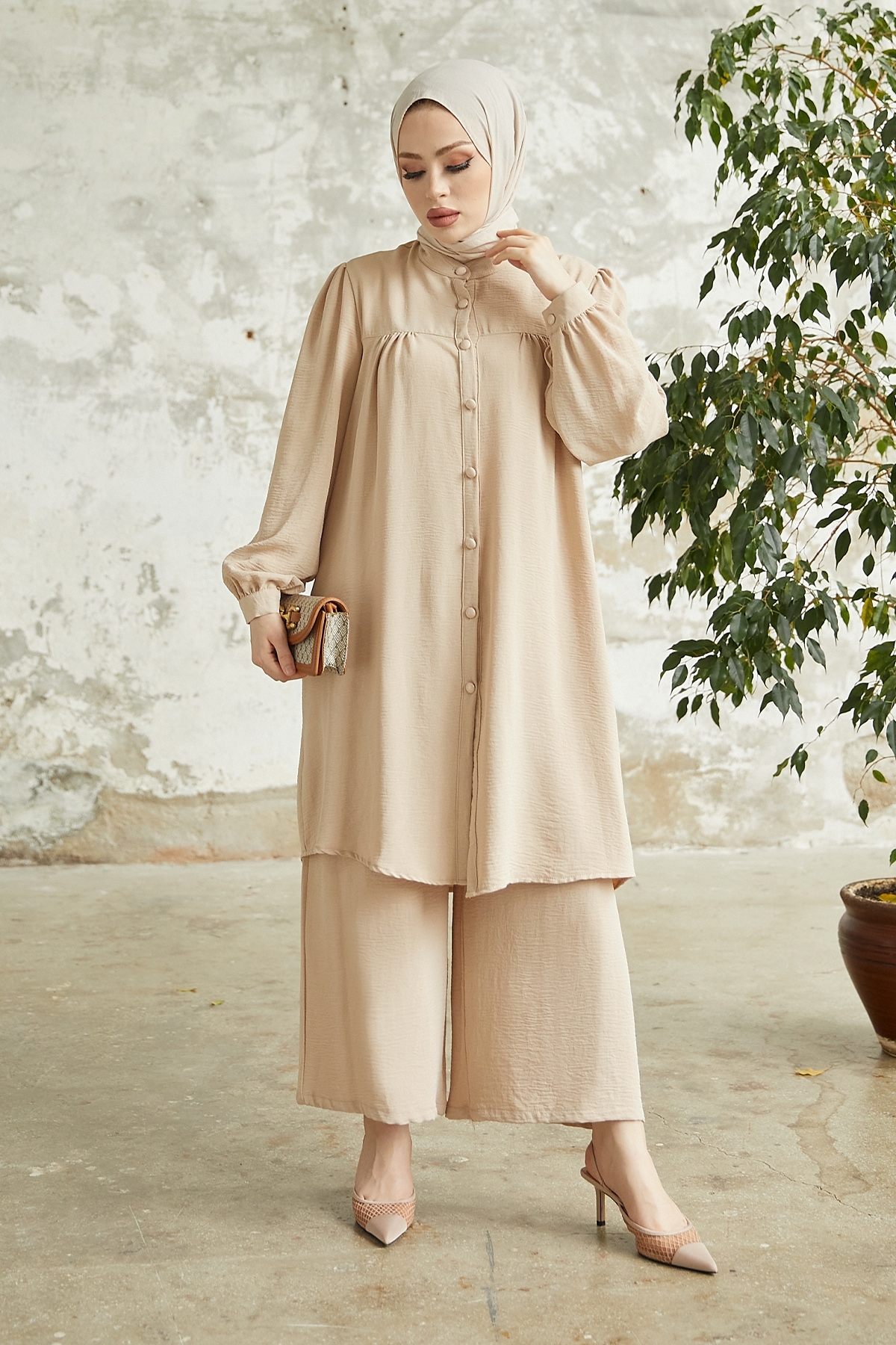 InStyle Arfa Ayrobin Buttoned Casual Suite - Beige