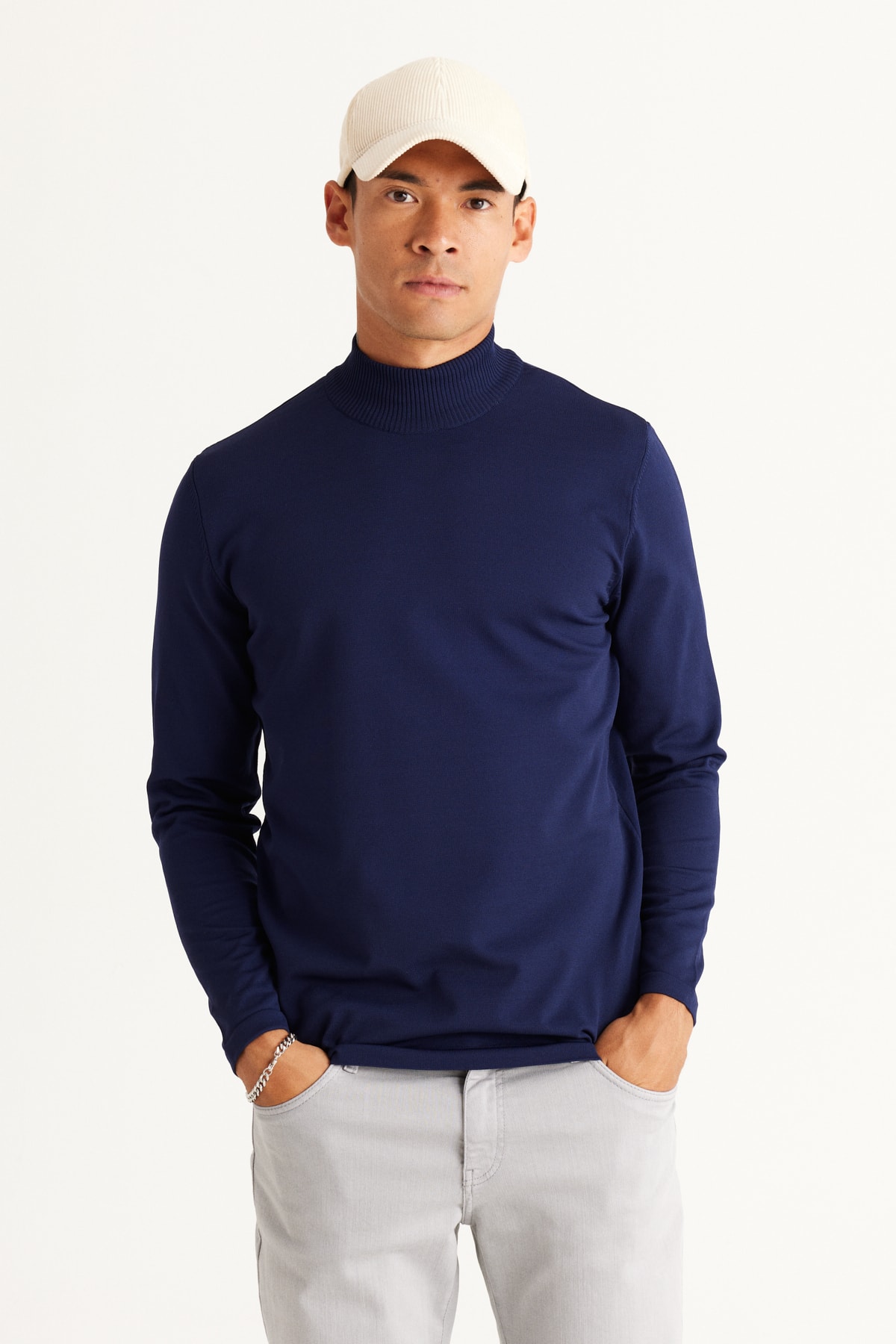 ALTINYILDIZ CLASSICS Men's Navy Blue Standard Fit Normal Cut Half Turtleneck Knitwear Sweater.