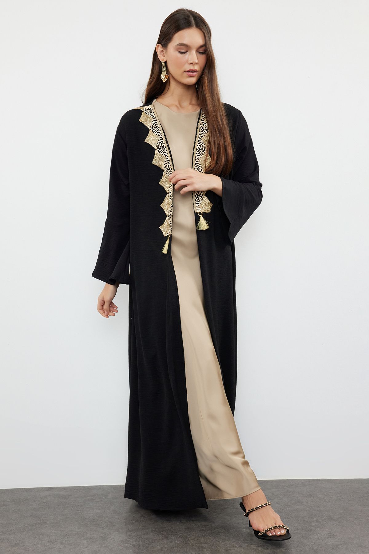 Trendyol Black Embroidery Detailed Woven Cap & Abaya & Abaya