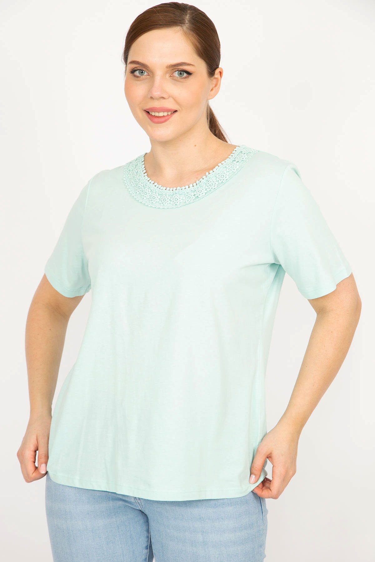 Levně Şans Women's Green Plus Size Cotton Fabric Lace Detail Blouse