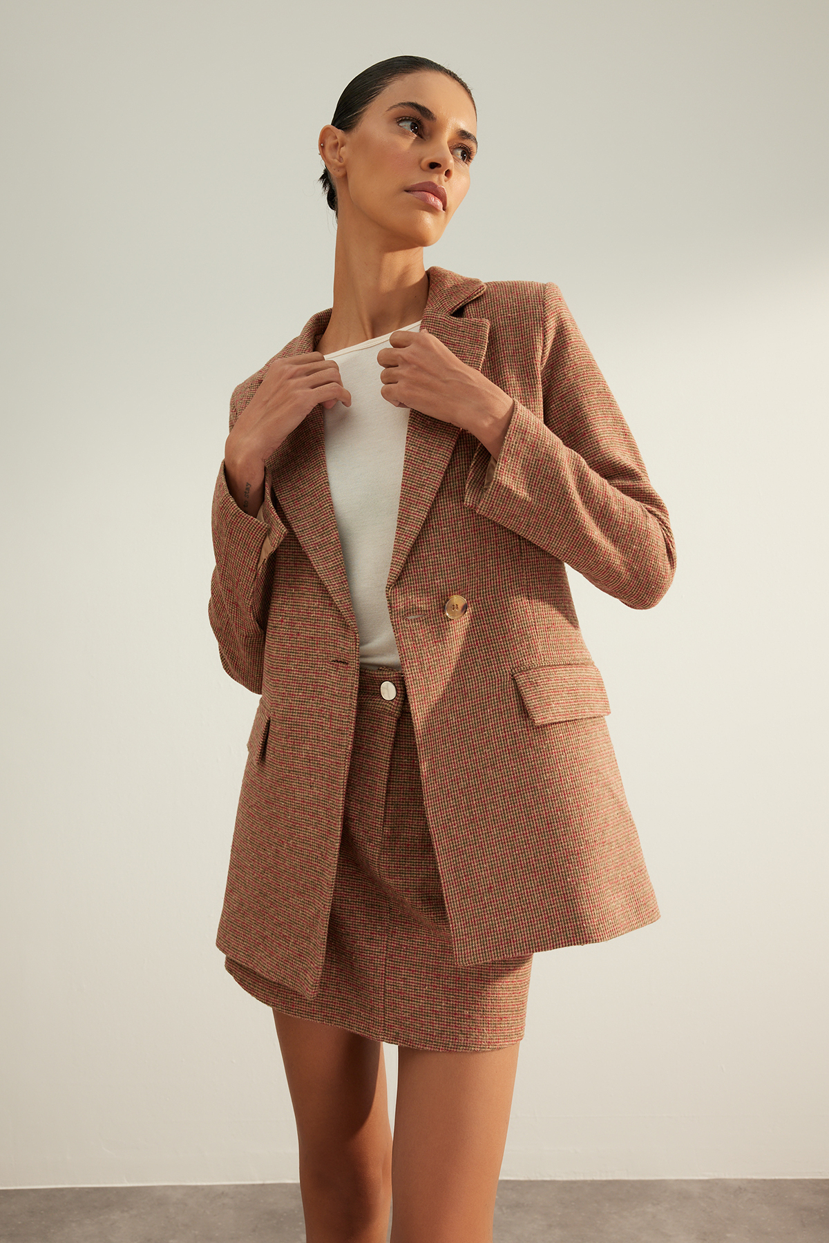 Levně Trendyol Brown Premium Quality Regular Regular Fit Lined Cachet Fabric Woven Blazer Jacket