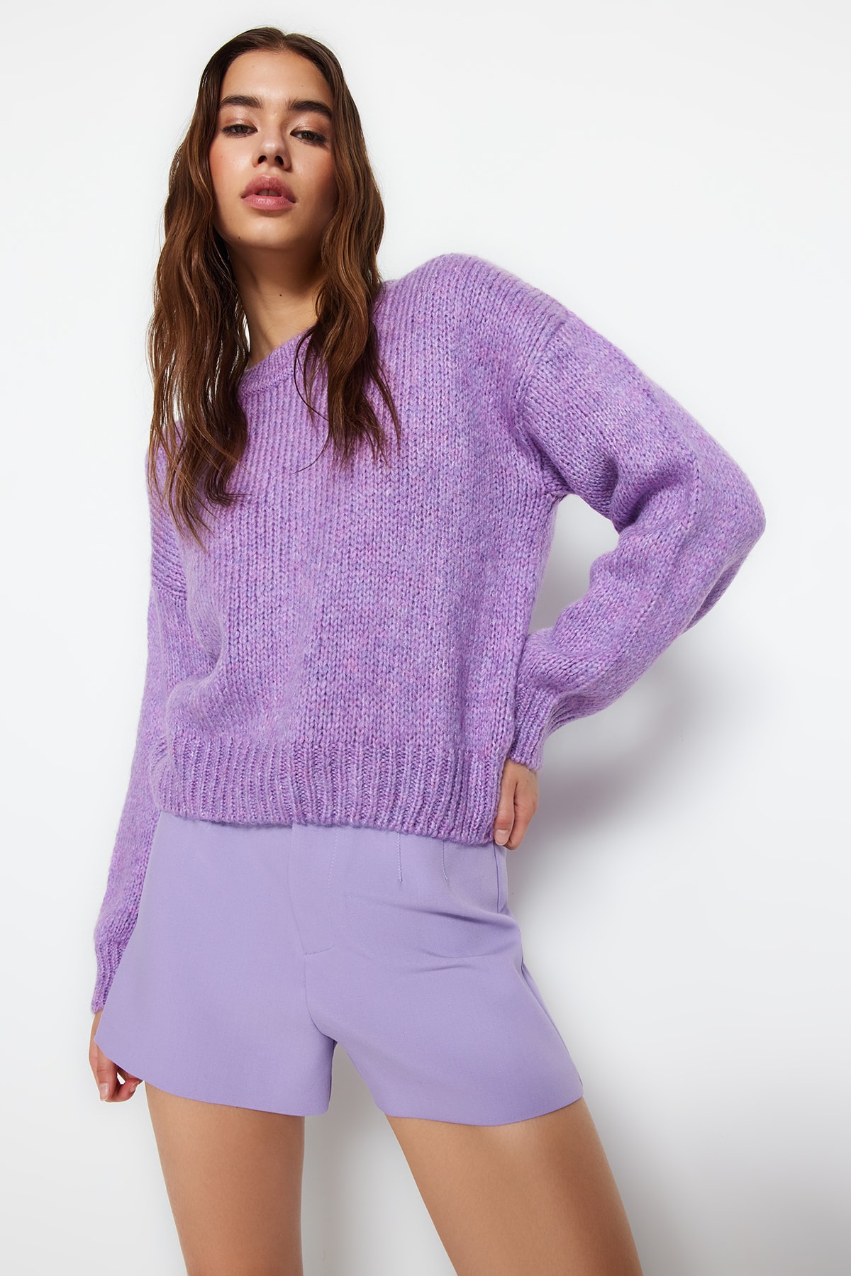 Trendyol Lilac Wide Fit Měkký texturovaný základní pletený svetr