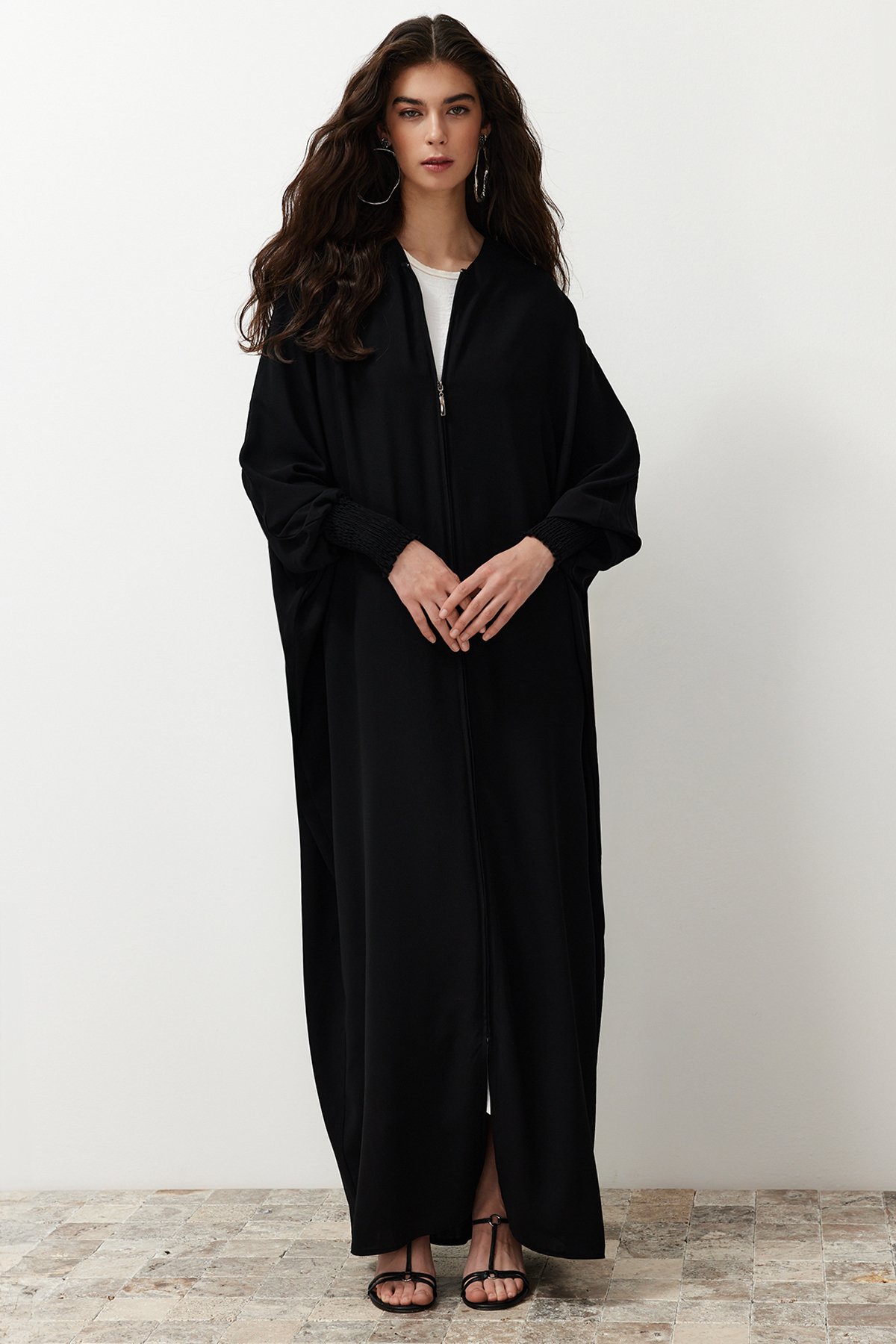 Trendyol Black Wide Fit Bat Sleeve Woven Cap & Ferace & Abaya