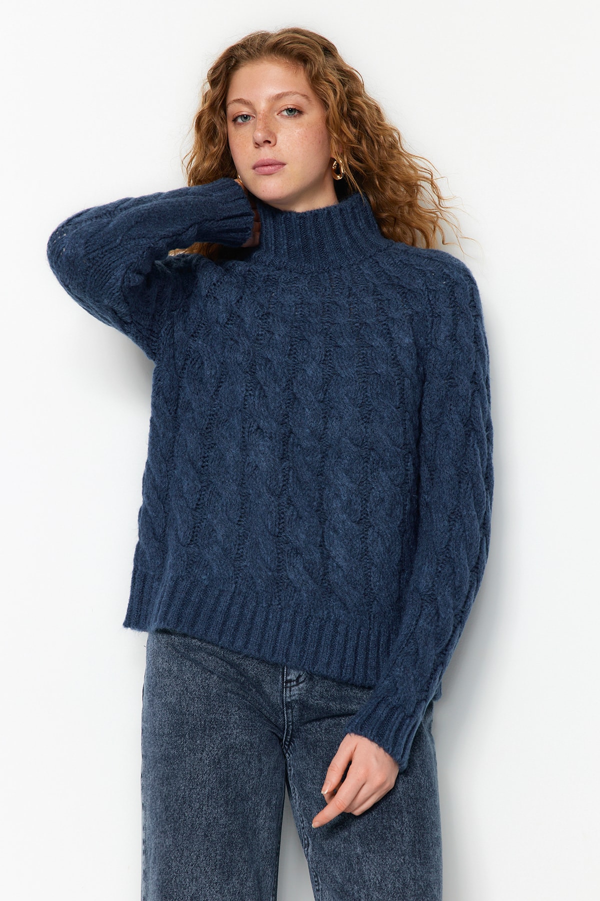 Levně Trendyol Navy Blue Měkký texturovaný pletený pletený svetr z pleteného úpletu