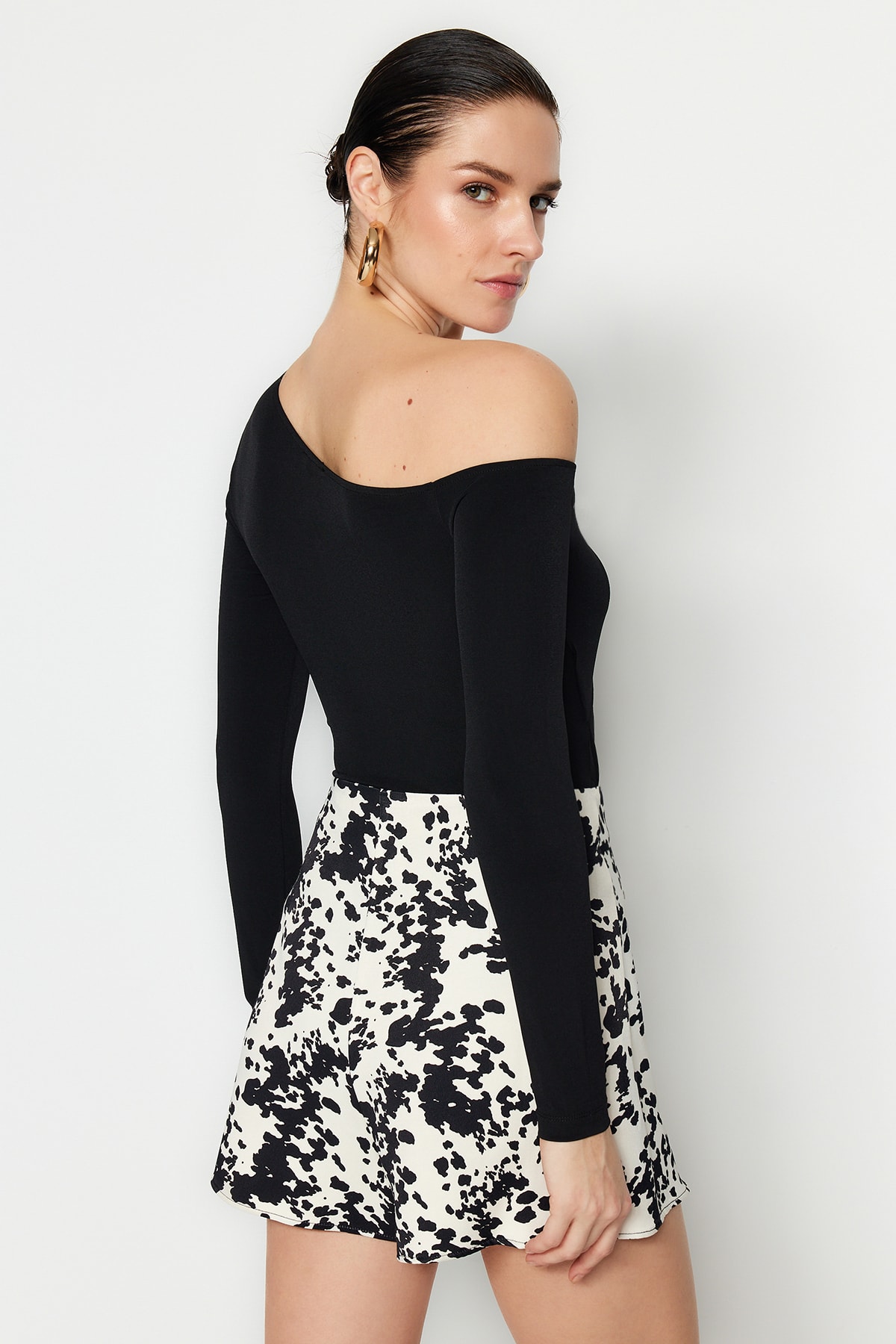 Trendyol Black Window/Cut Out Detailed Snap Body