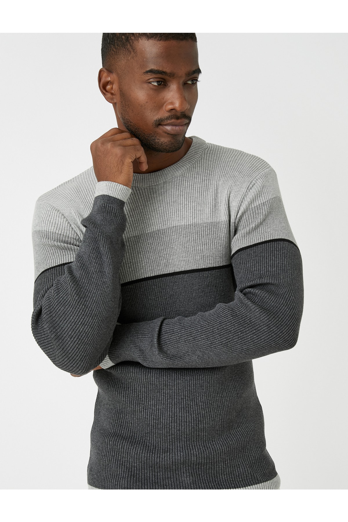 Levně Koton Basic Knitwear Sweater Crew Neck Color Blocked