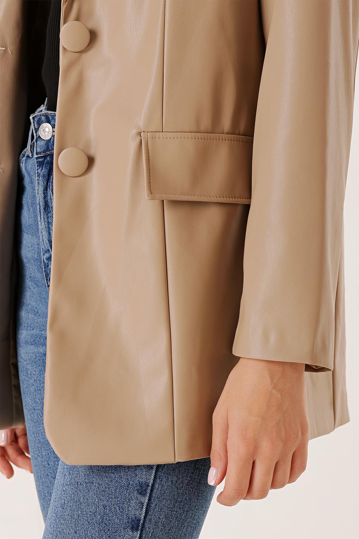 By Saygı Jachetă de piele căptușită cu buzunar fals cu nasturi dubli