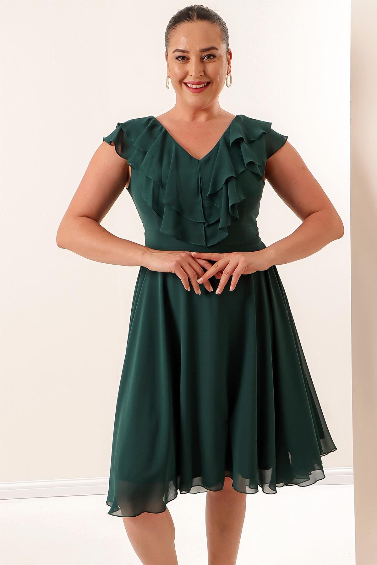 By Saygı Rochie cu volane din sifon plus dimensiune