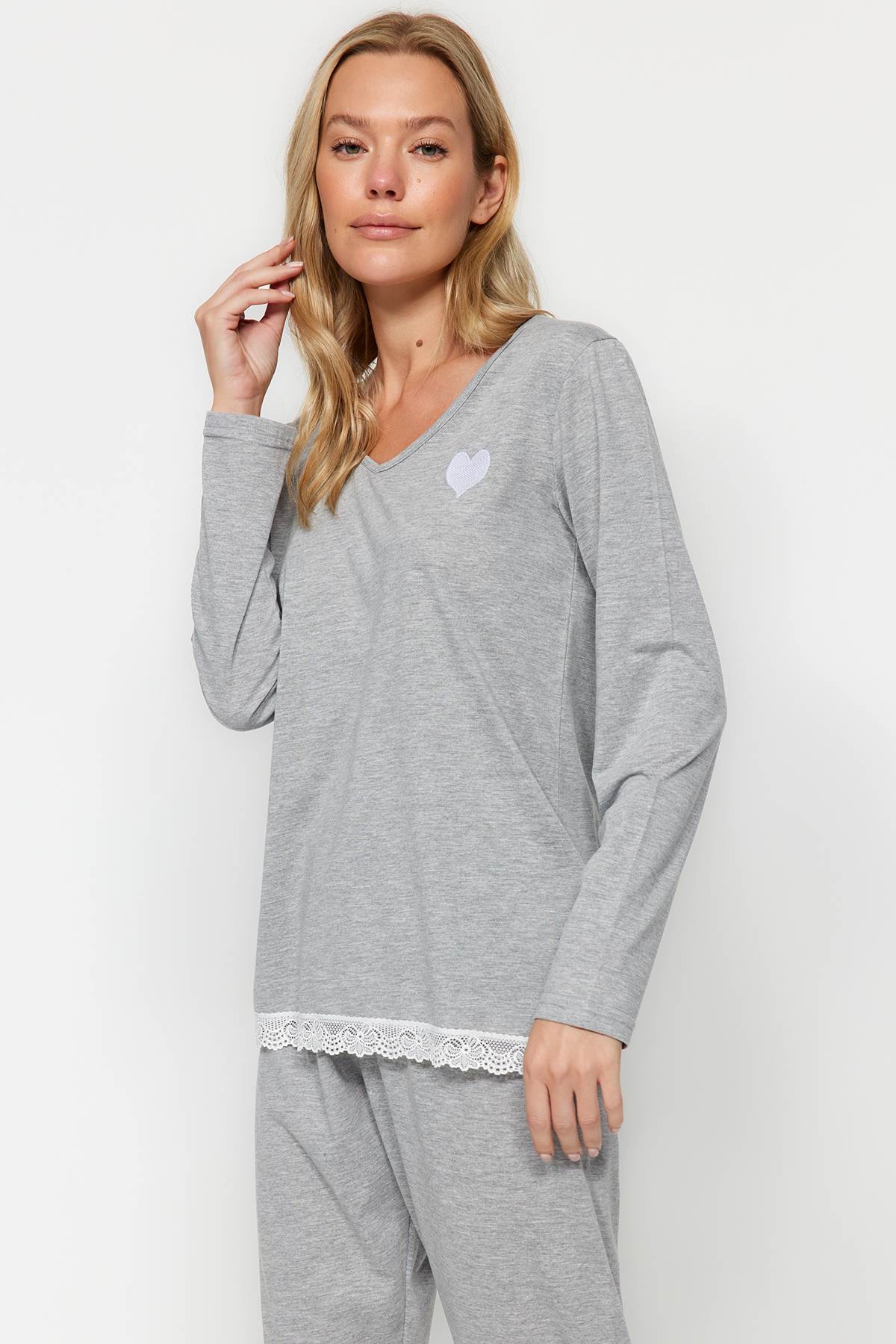 Trendyol Gray Heart Embroidered Lace Detailed Cotton Tshirt-Pants Knitted Pajamas Set