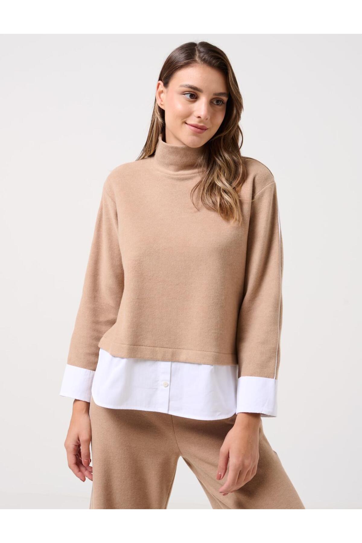 Levně Jimmy Key Camel Hair Straight Cut Turtleneck Long Sleeve Knitted Sweater