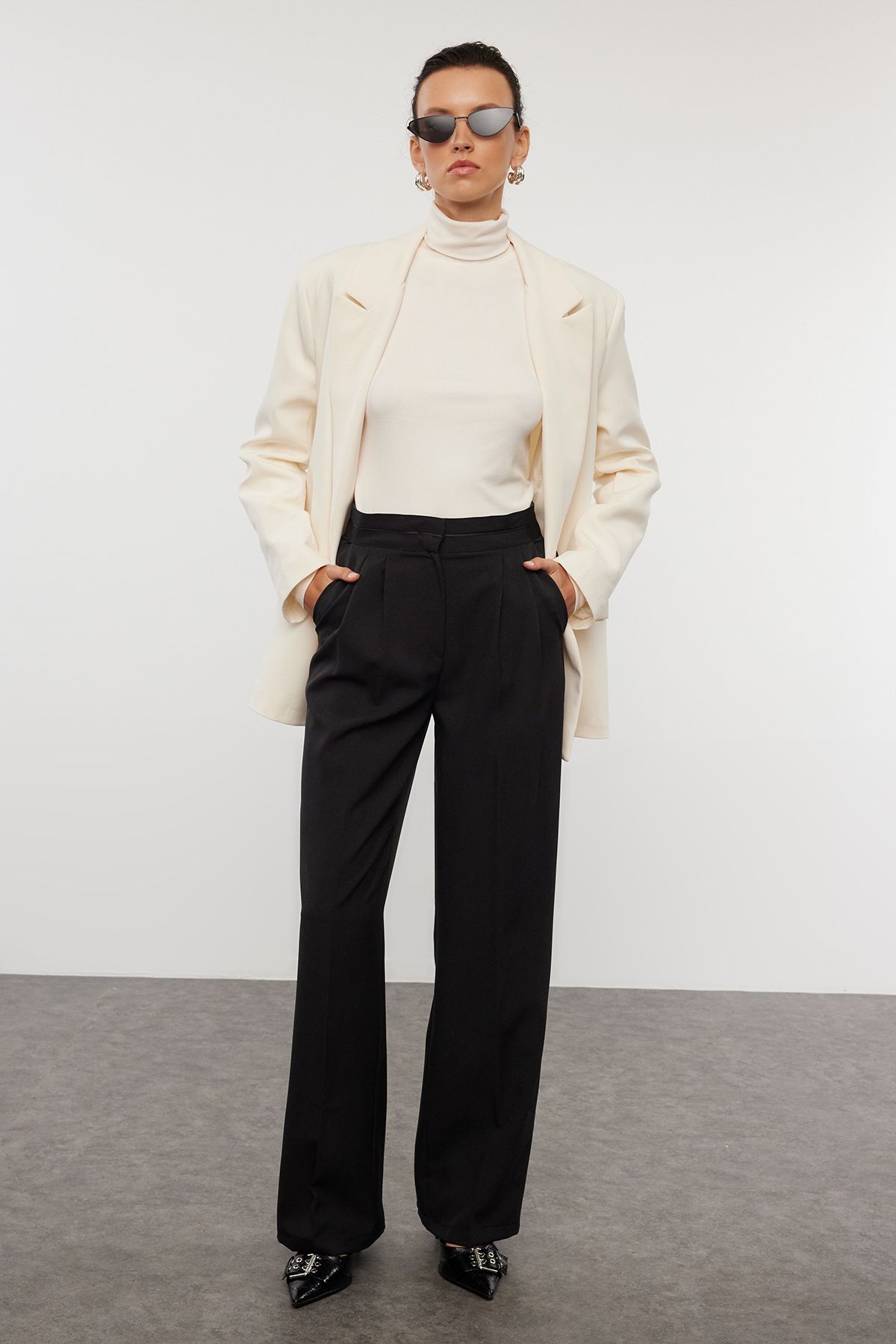 Trendyol Black Belt Detailed Wide Leg Trousers