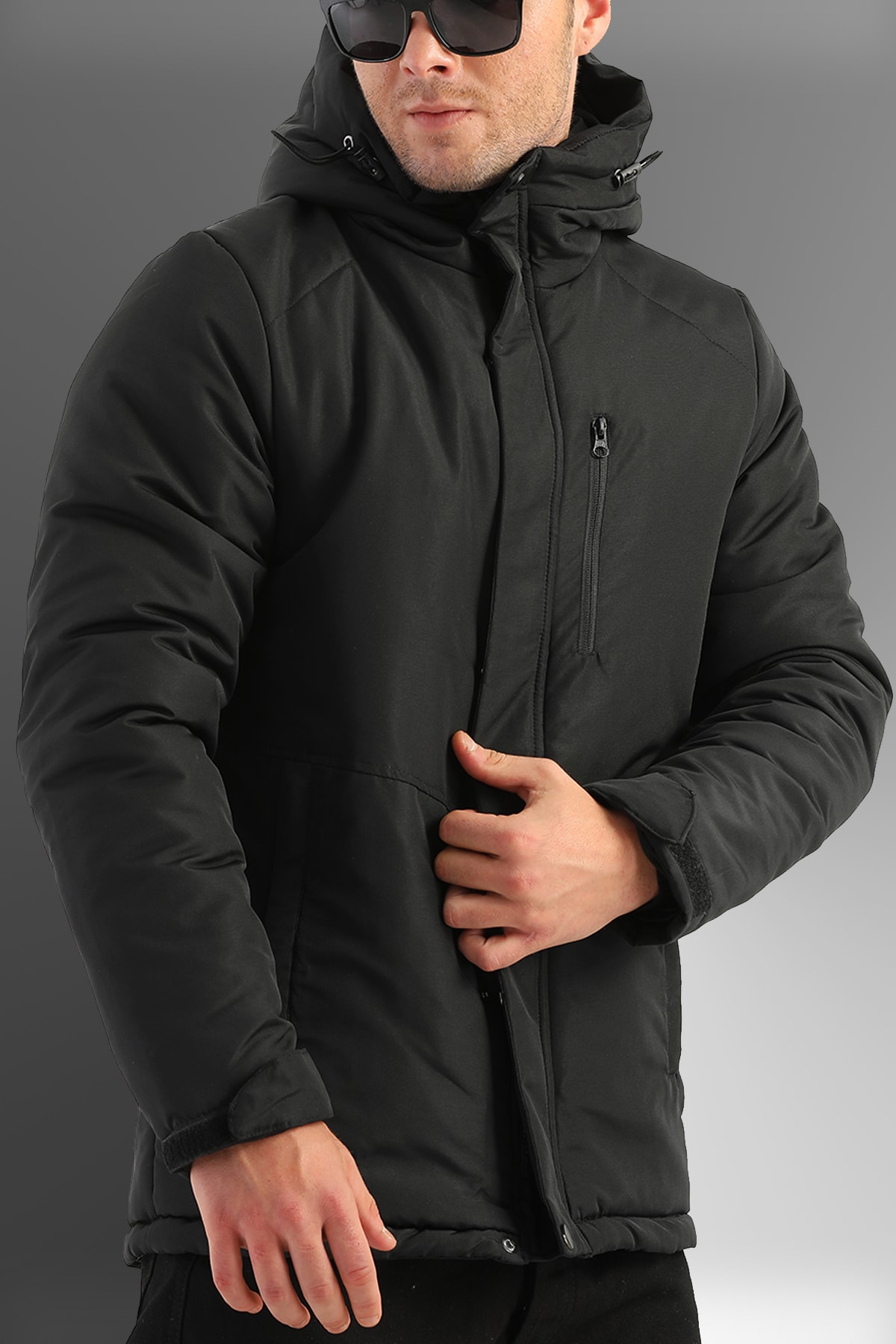 Levně D1fference Pánský černý fleece kamuflážní s kapucí vodě a větru odolný sportovní zimní kabát a parka