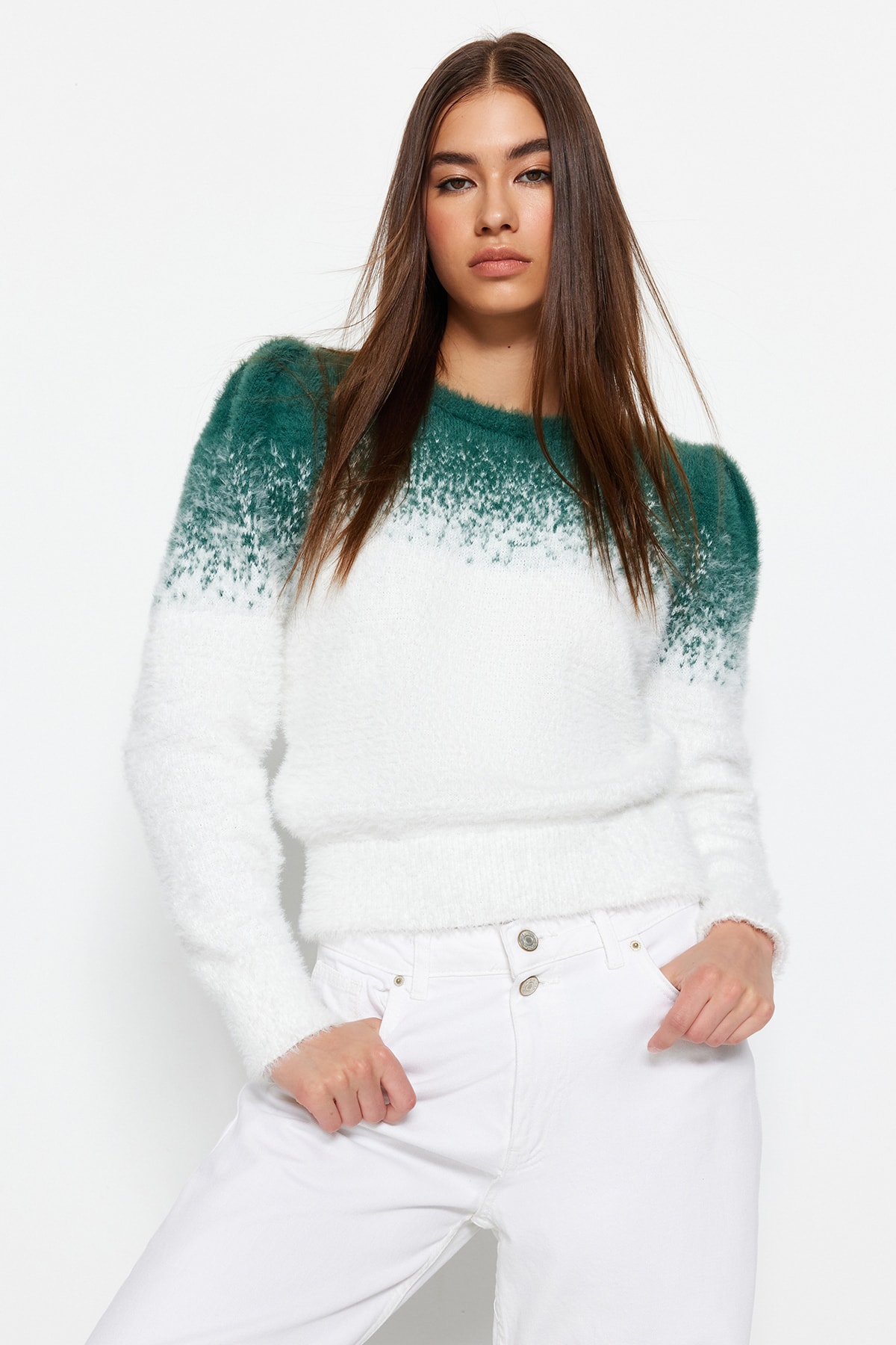 Trendyol Sweater - Grün - Regular fit