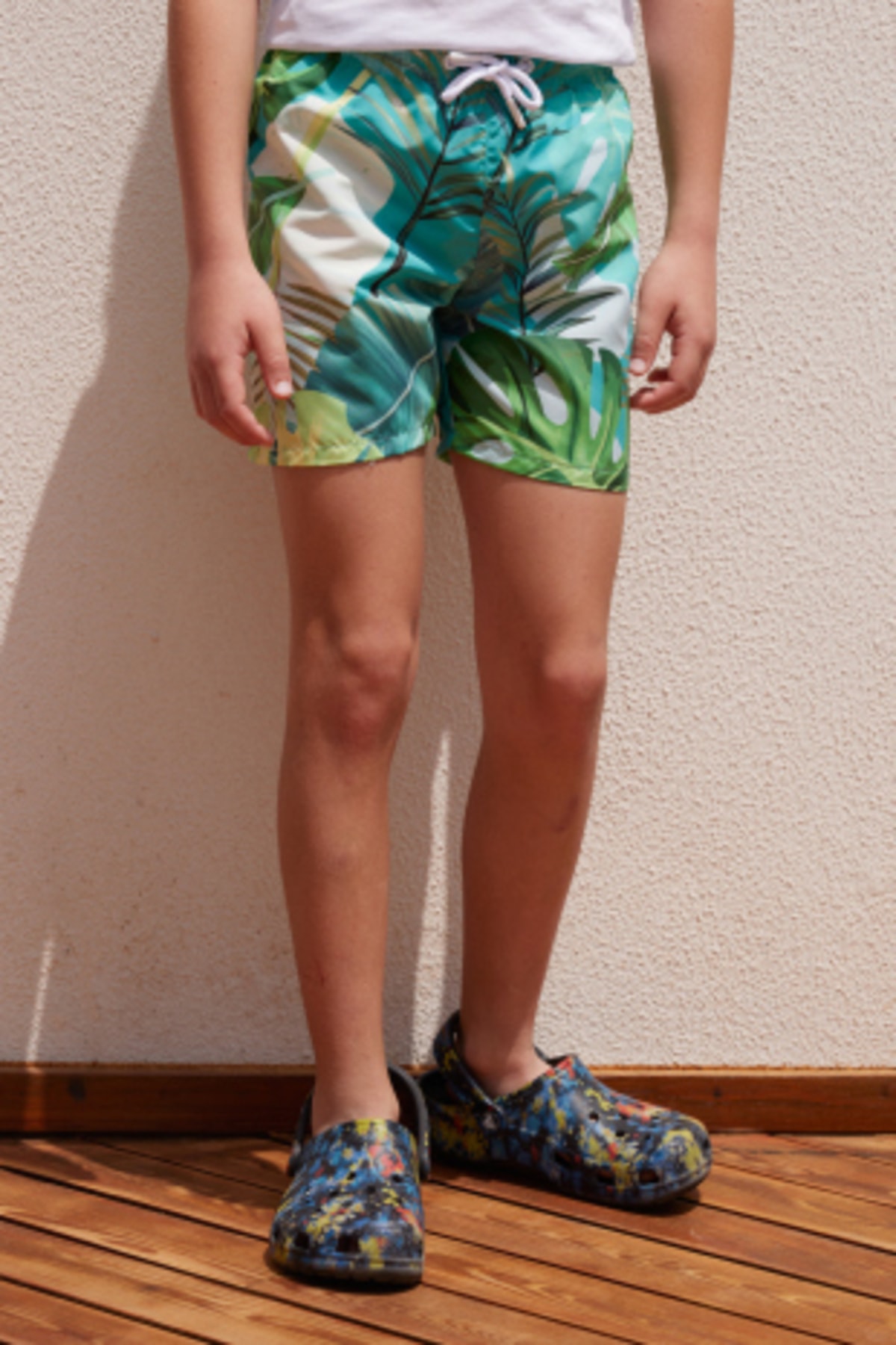 Levně AC&Co / Altınyıldız Classics Boys Green Standard Fit Regular Cut Quick Dry Kids Patterned One-Pocket Swimwear Marine Shorts.