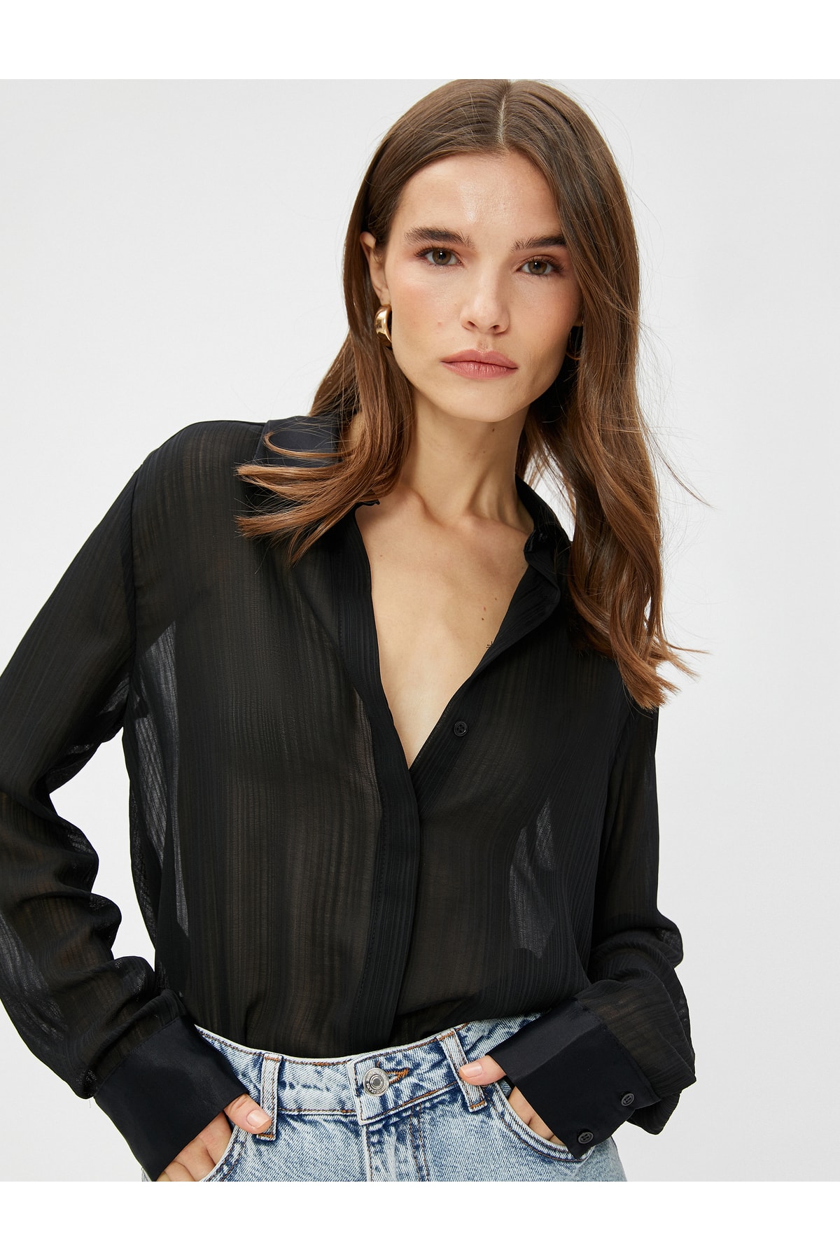 Levně Koton Chiffon Shirt with Long Sleeves and Satin Detailed on the Collar.