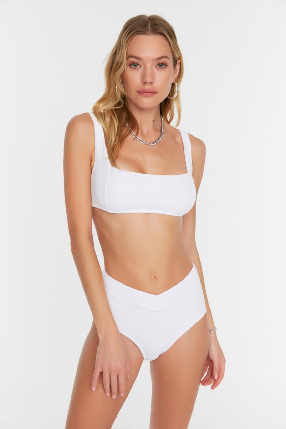 Trendyol White V-Cut, Textured High Waist Bikini Bottoms With Normal Legs