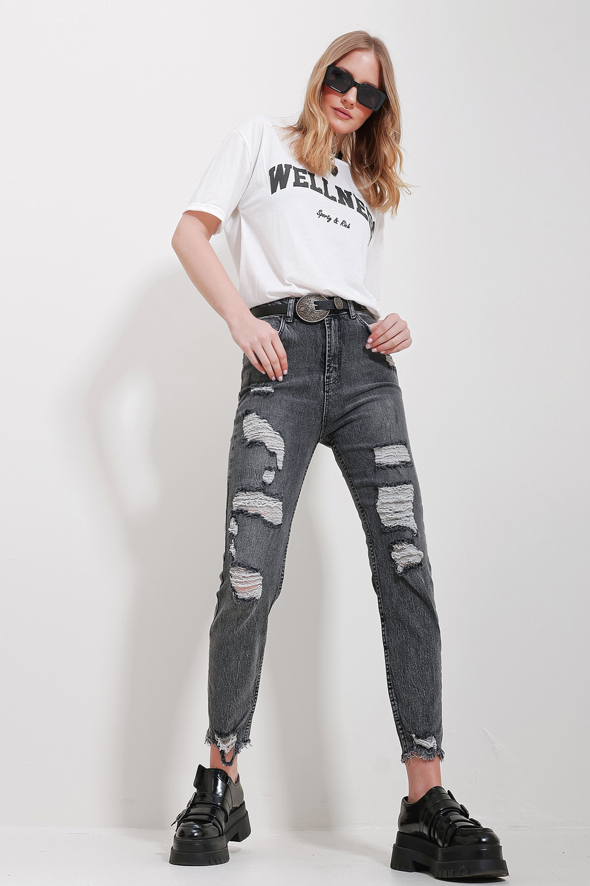 Levně Trend Alaçatı Stili Women's Anthracite Washed Tumbled Mom Jeans